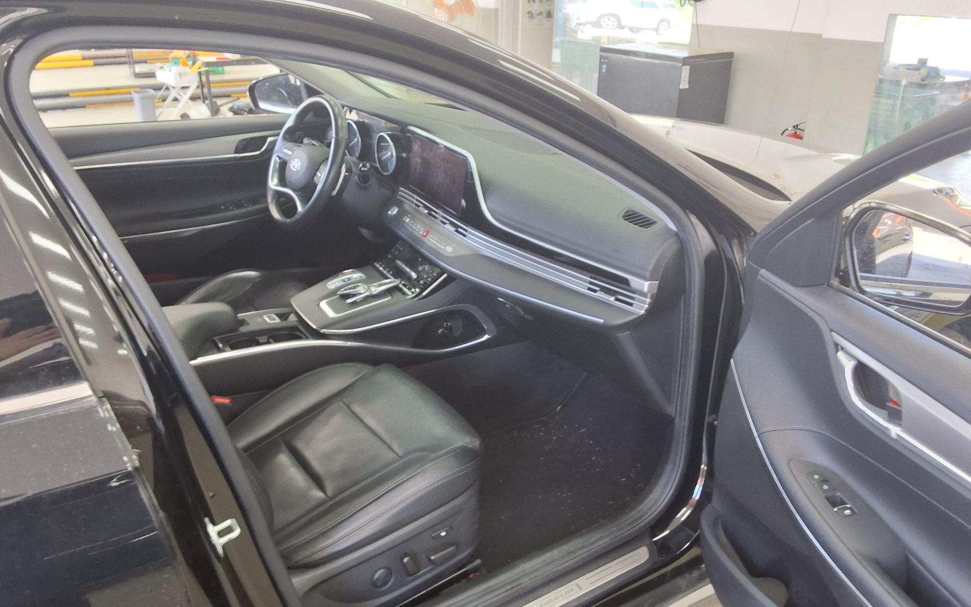 HYUNDAI THE NEW GRANDEUR IG GASOLINE 3.3 EXCLUSIVE 2020 - zdjęcie 15