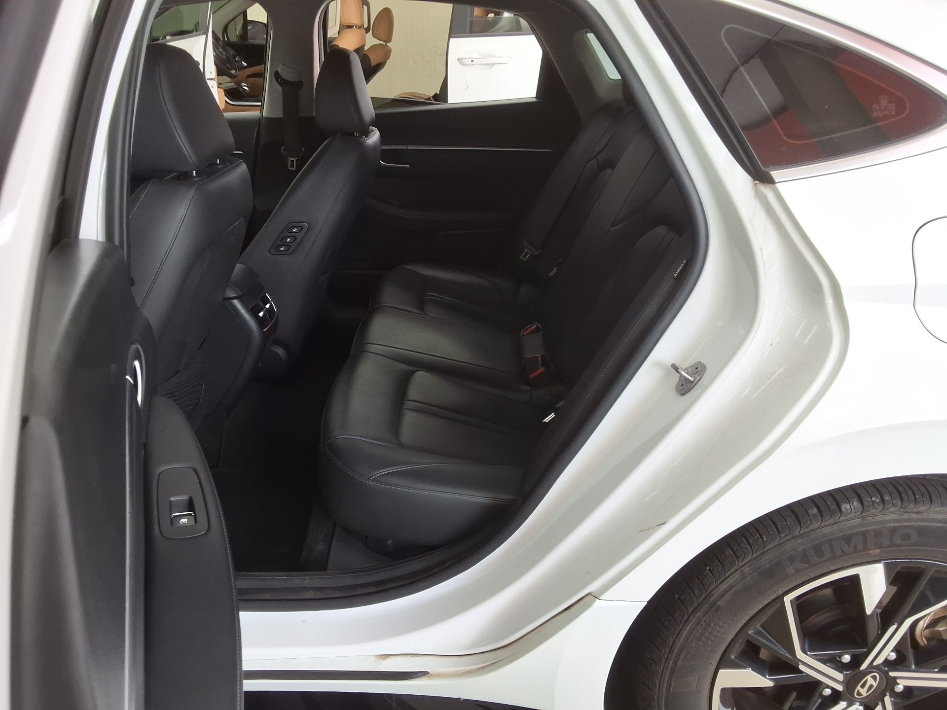 HYUNDAI SONATA THE EDGE GASOLINE 2.0 PREMIUM 2024 - zdjęcie 13