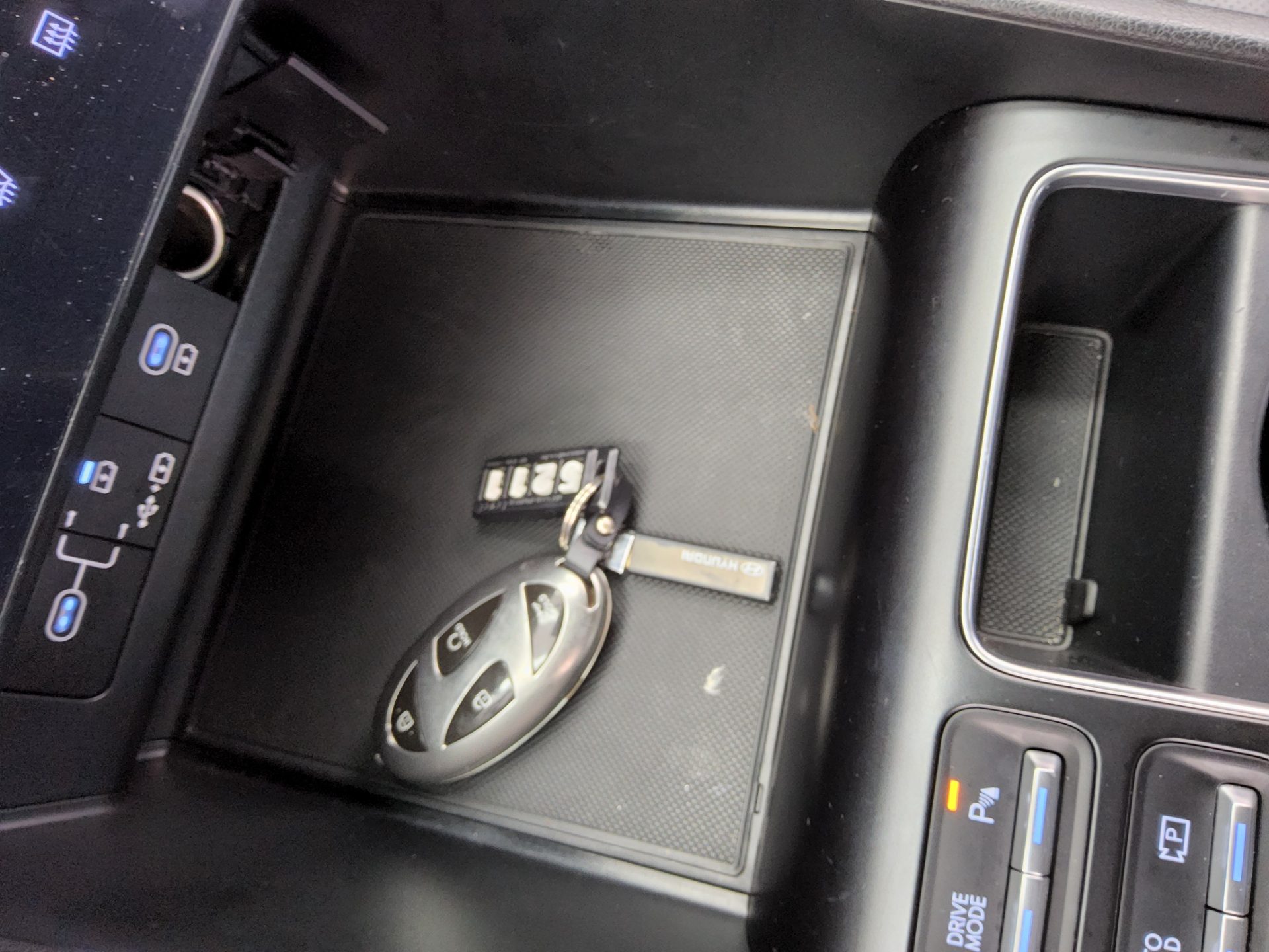 HYUNDAI SONATA THE EDGE GASOLINE 2.0 PREMIUM 2024 - zdjęcie 19