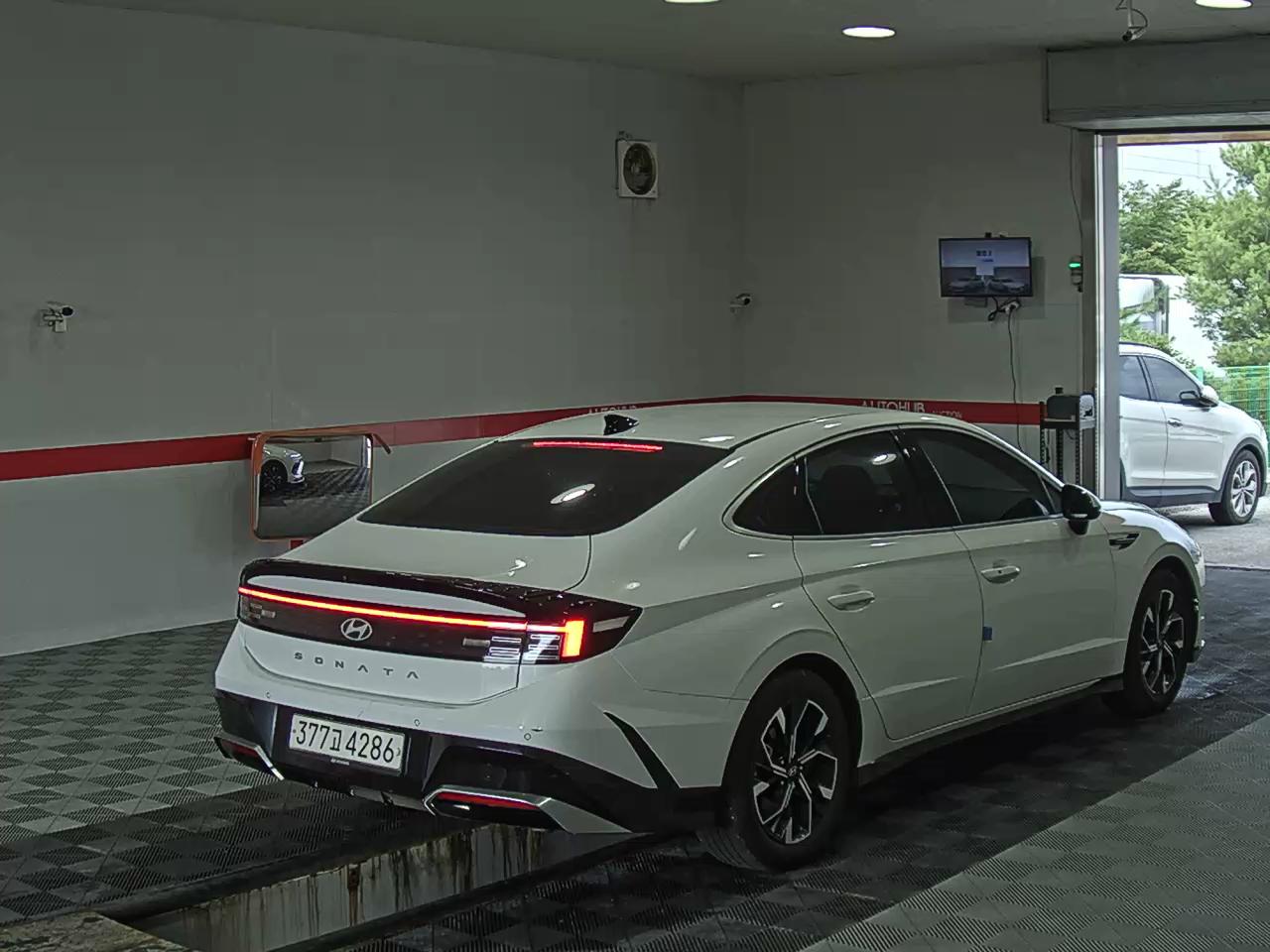 HYUNDAI SONATA THE EDGE GASOLINE 2.0 PREMIUM 2024 - zdjęcie 5