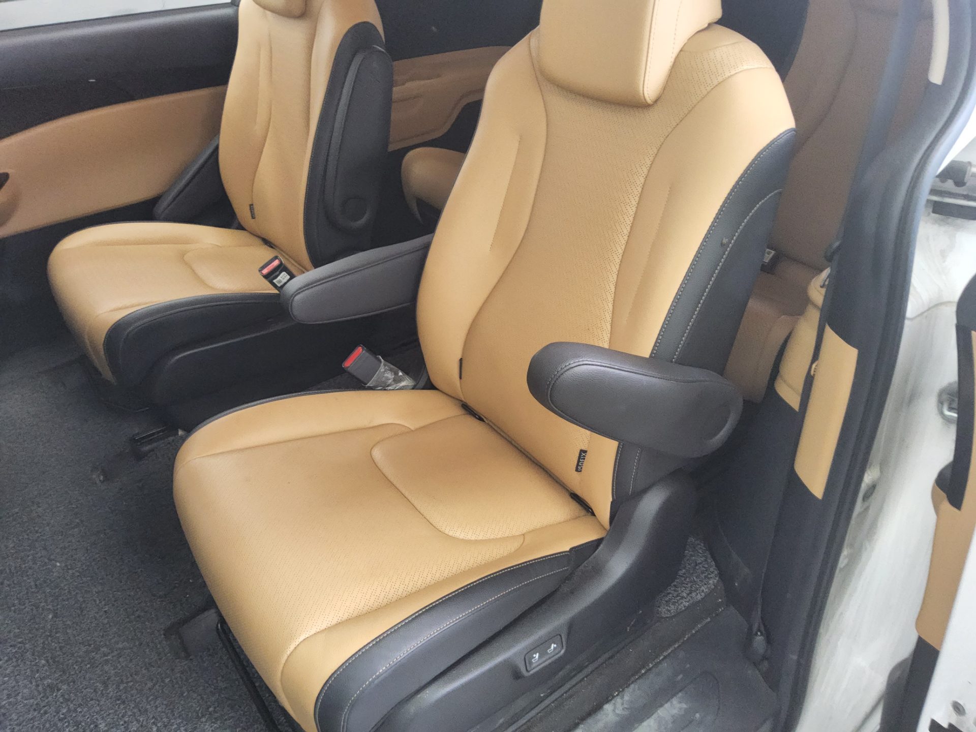 KIA NEW CARNIVAL (KA4) 9-SEATER DIESEL PRESTIGE 2021 - zdjęcie 12