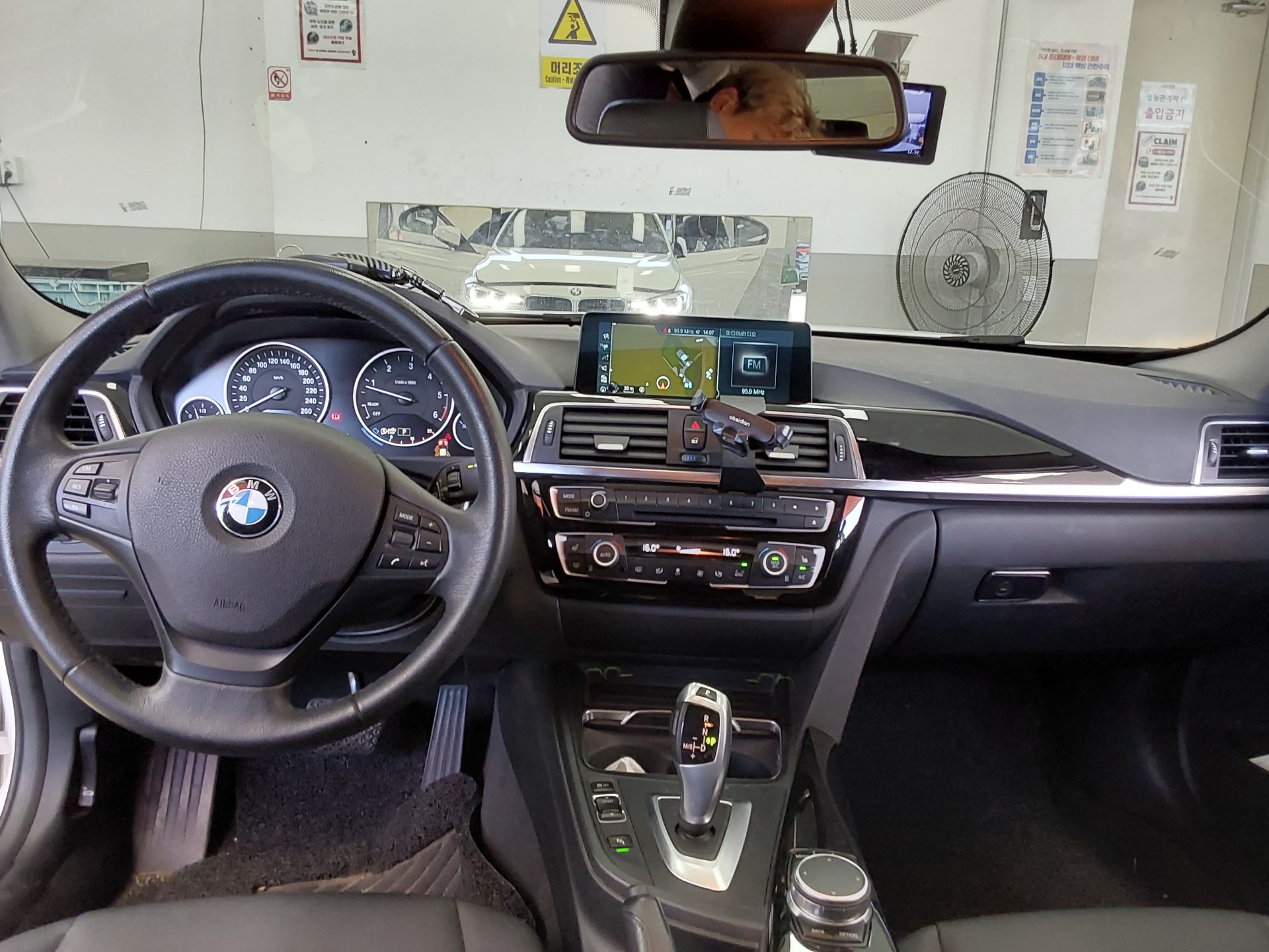 BMW 3 SERIES (6TH GEN) 320d 2017 - zdjęcie 11