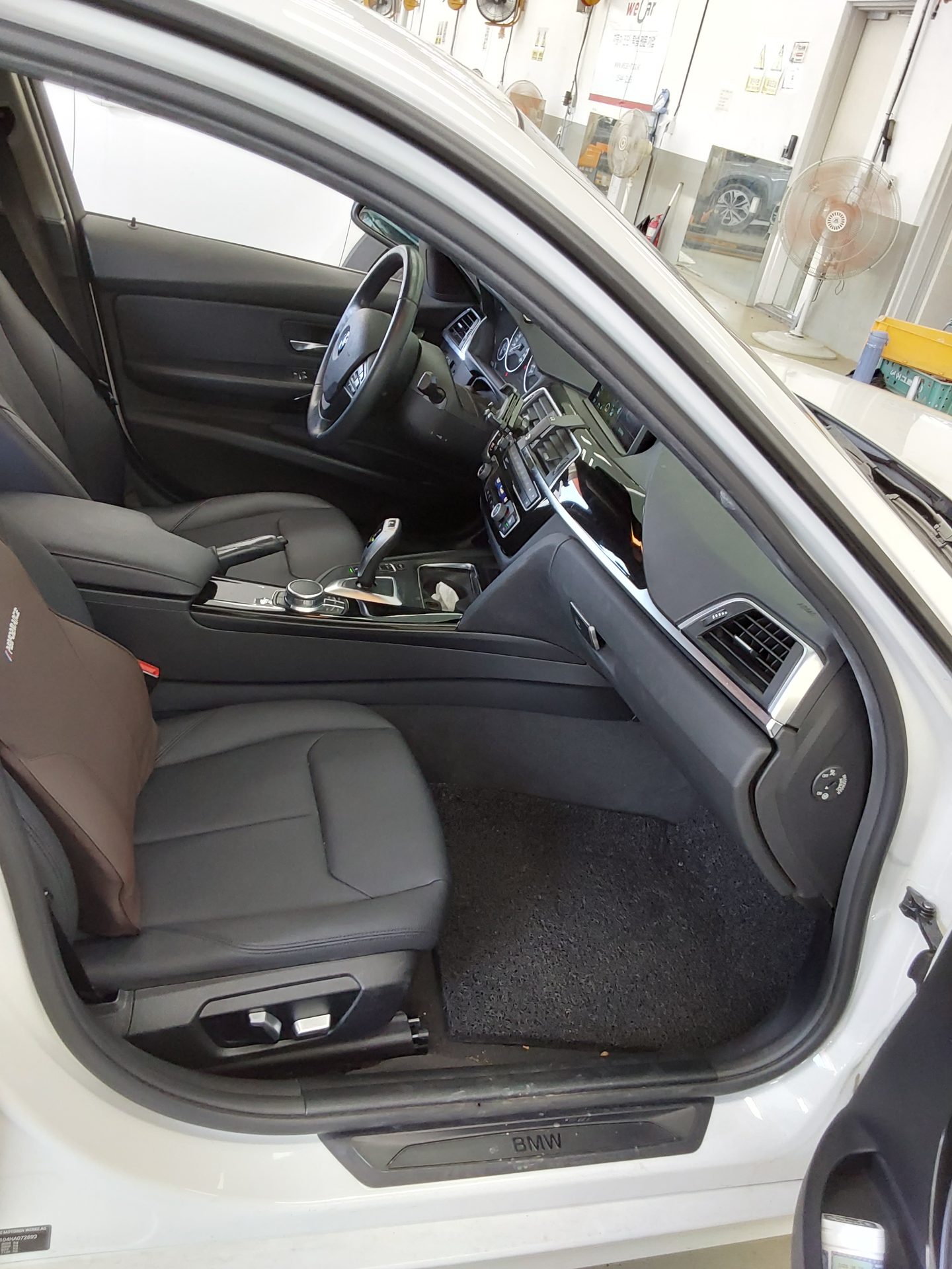 BMW 3 SERIES (6TH GEN) 320d 2017 - zdjęcie 14