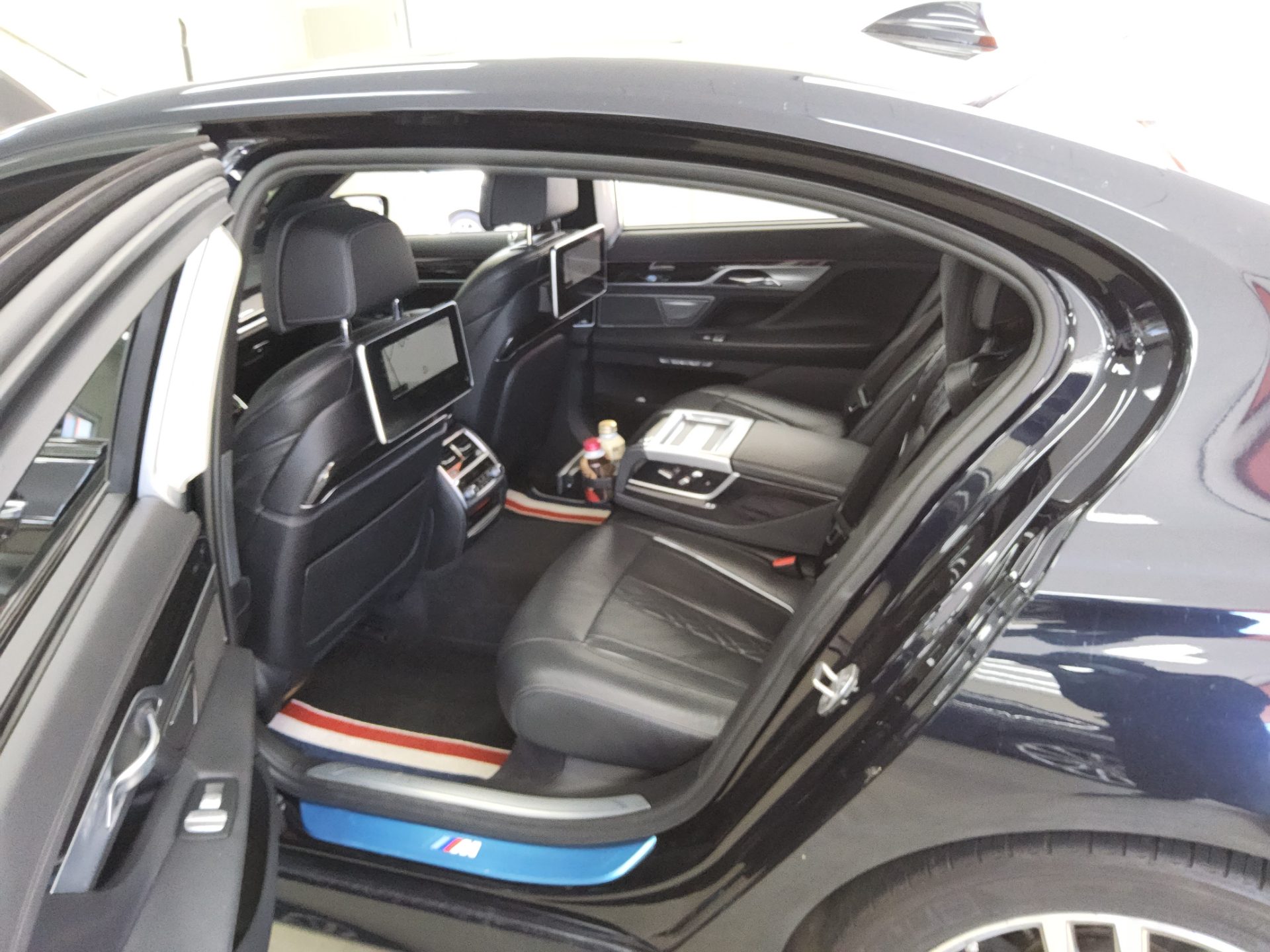 BMW 7 SERIES (6TH GEN) 740Li xDrive M SPORT PACK 2017 - zdjęcie 12