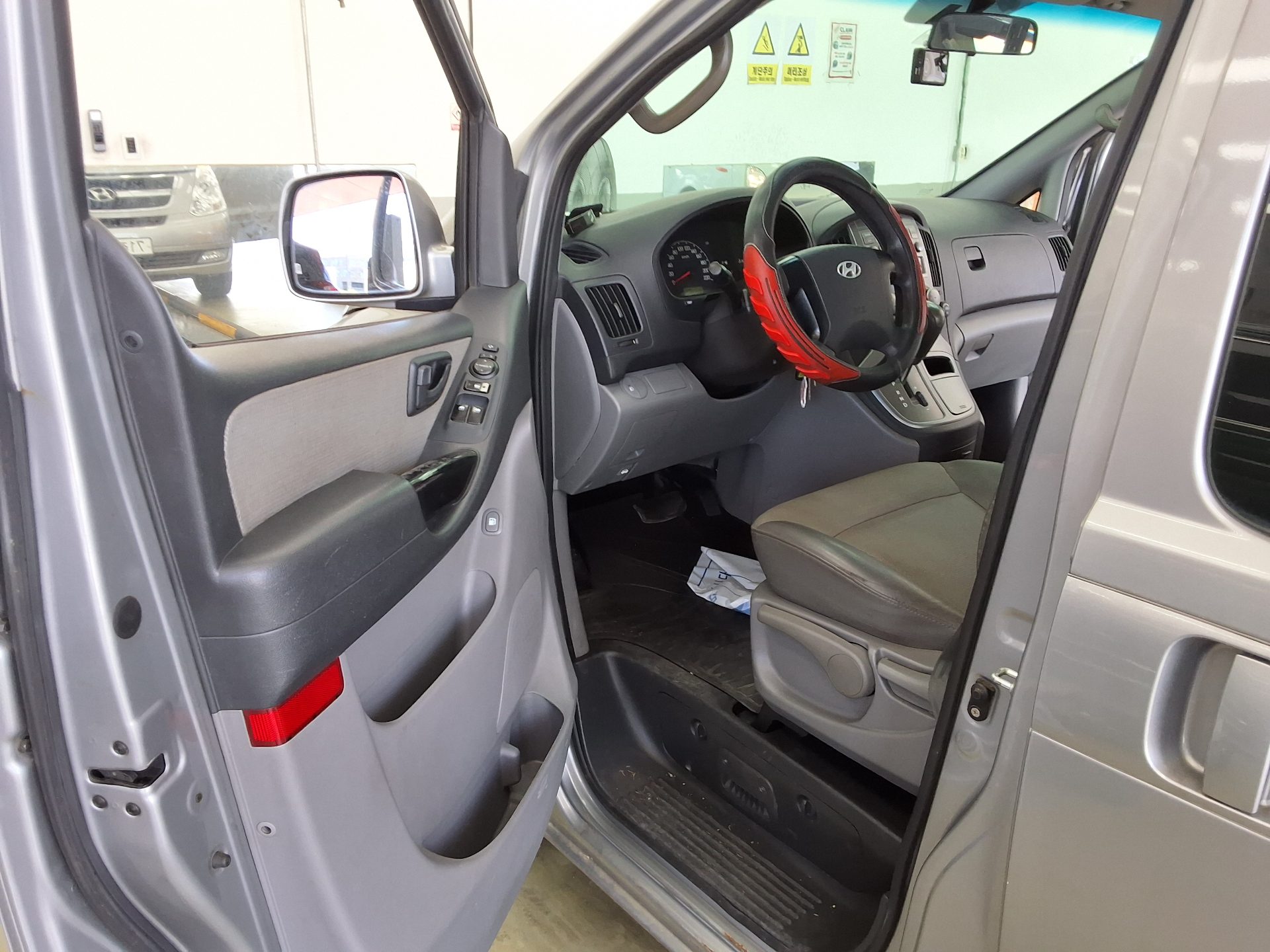 HYUNDAI GRAND STAREX 12-SEATER DIESEL CVX VALUE 2011 - zdjęcie 10