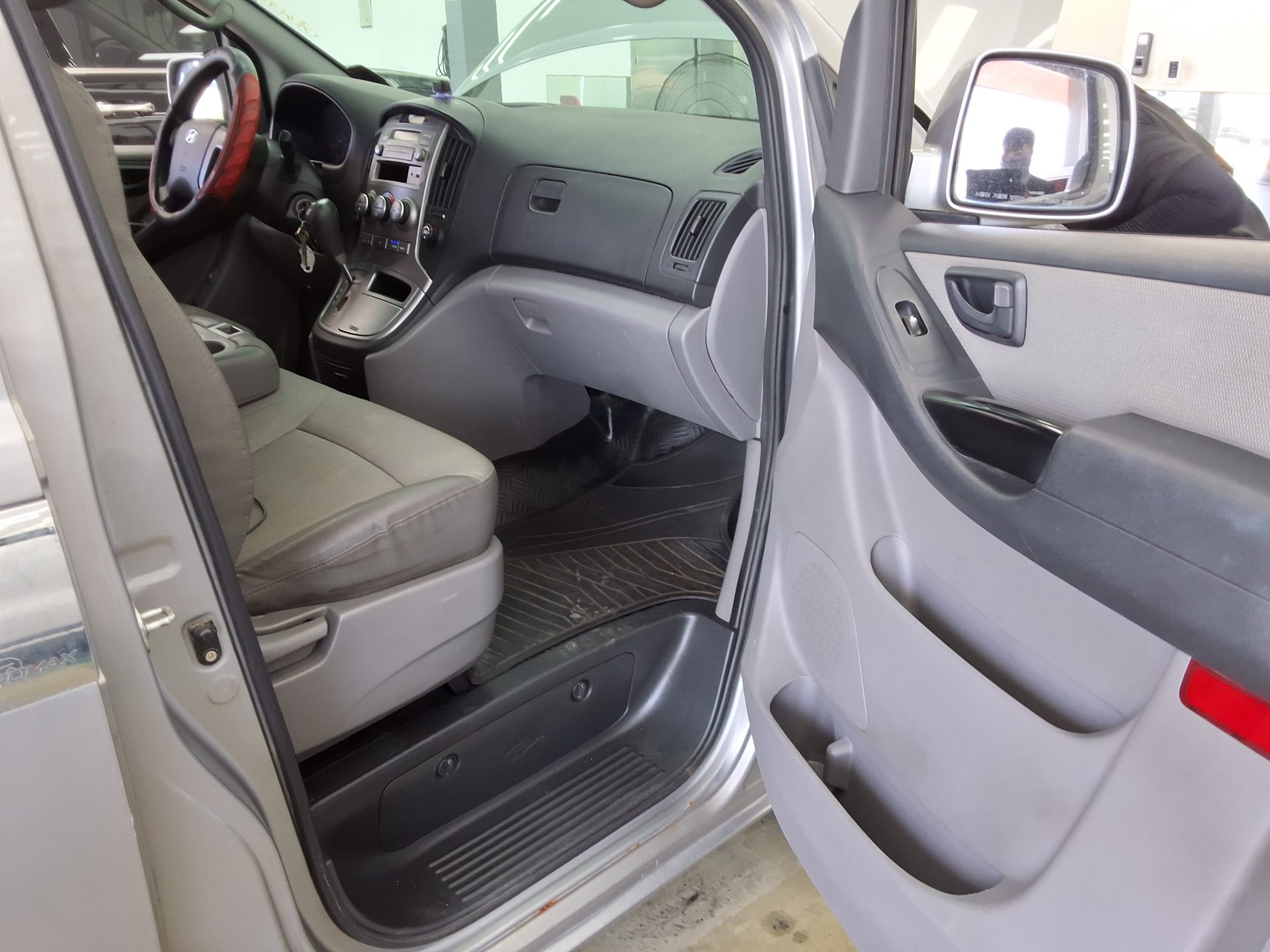 HYUNDAI GRAND STAREX 12-SEATER DIESEL CVX VALUE 2011 - zdjęcie 13