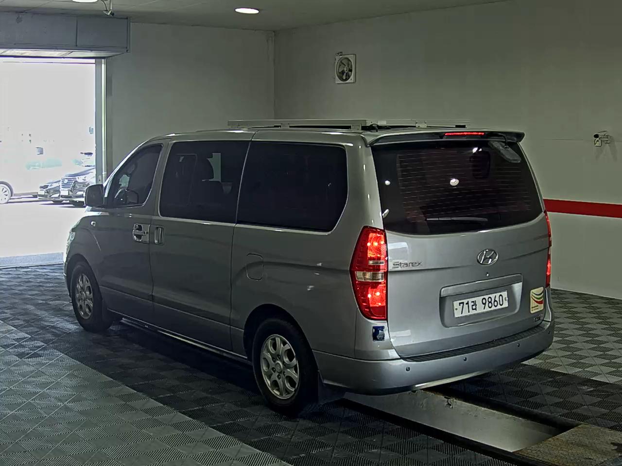 HYUNDAI GRAND STAREX 12-SEATER DIESEL CVX VALUE 2011 - zdjęcie 6