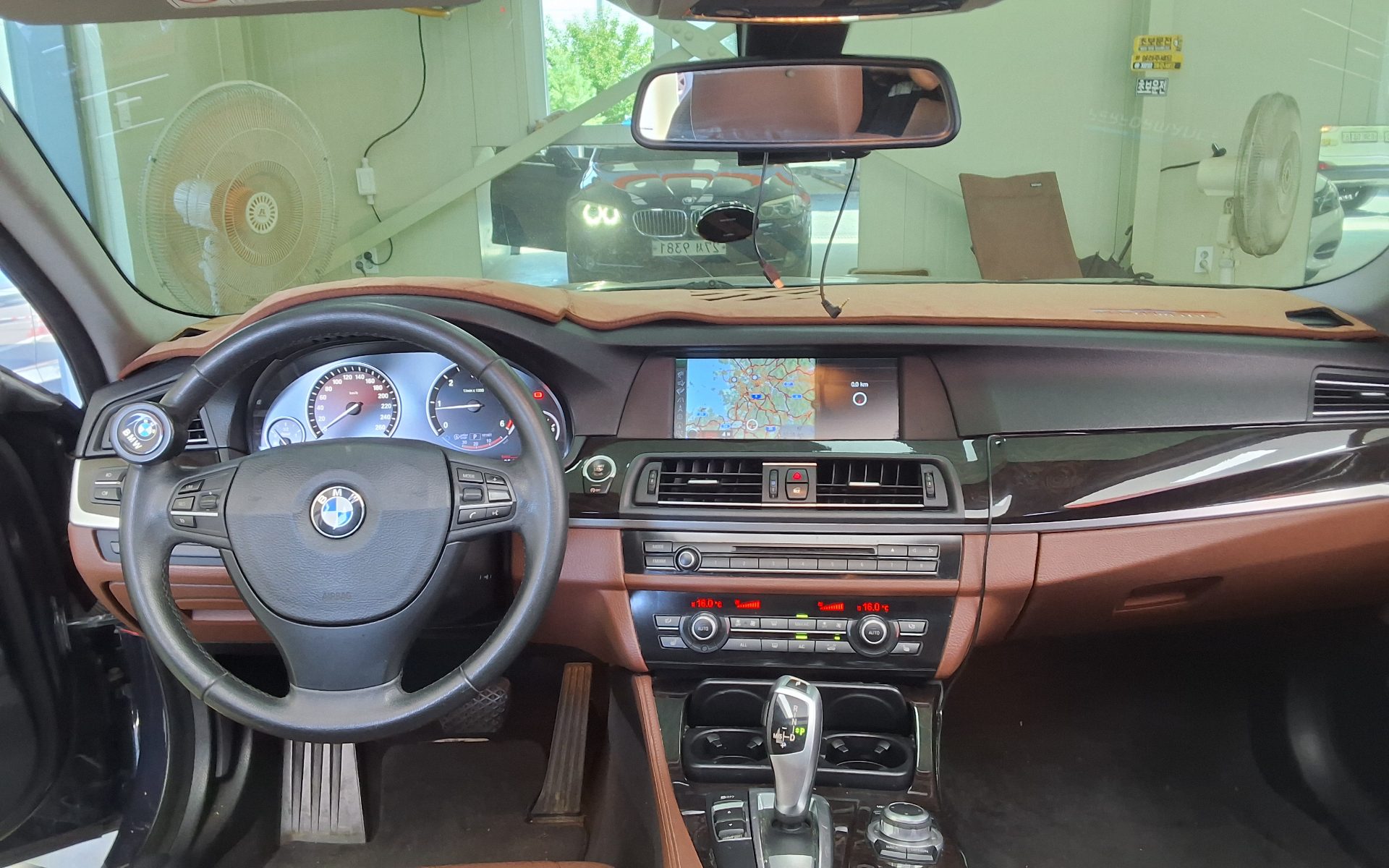 BMW 5 SERIES (6TH GEN) 520d 2013 - zdjęcie 11