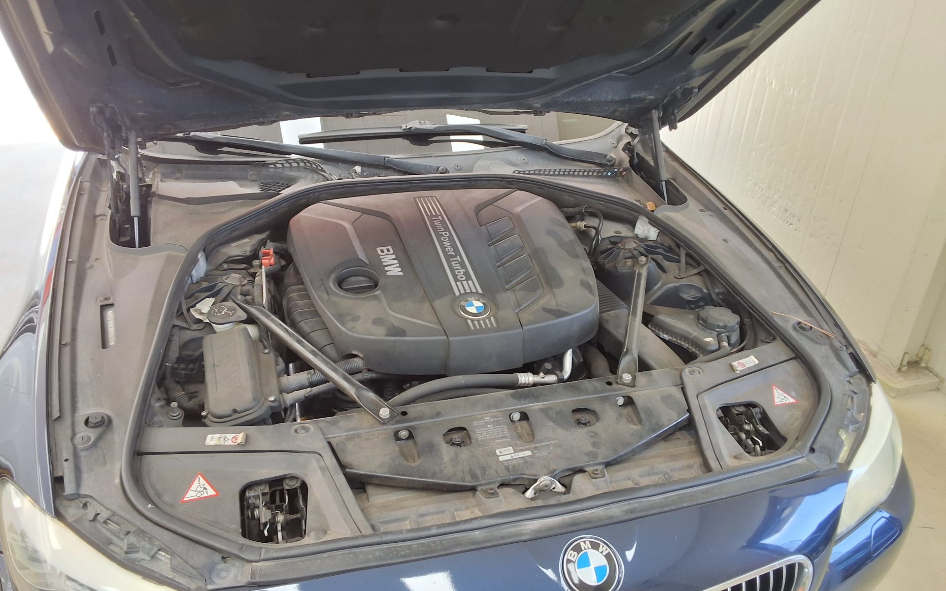 BMW 5 SERIES (6TH GEN) 520d 2013 - zdjęcie 23