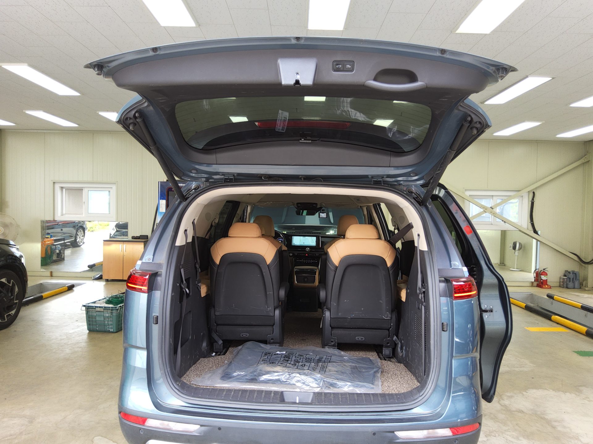 KIA NEW CARNIVAL (KA4) 9-SEATER GASOLINE NOBLESSE 2023 - zdjęcie 15