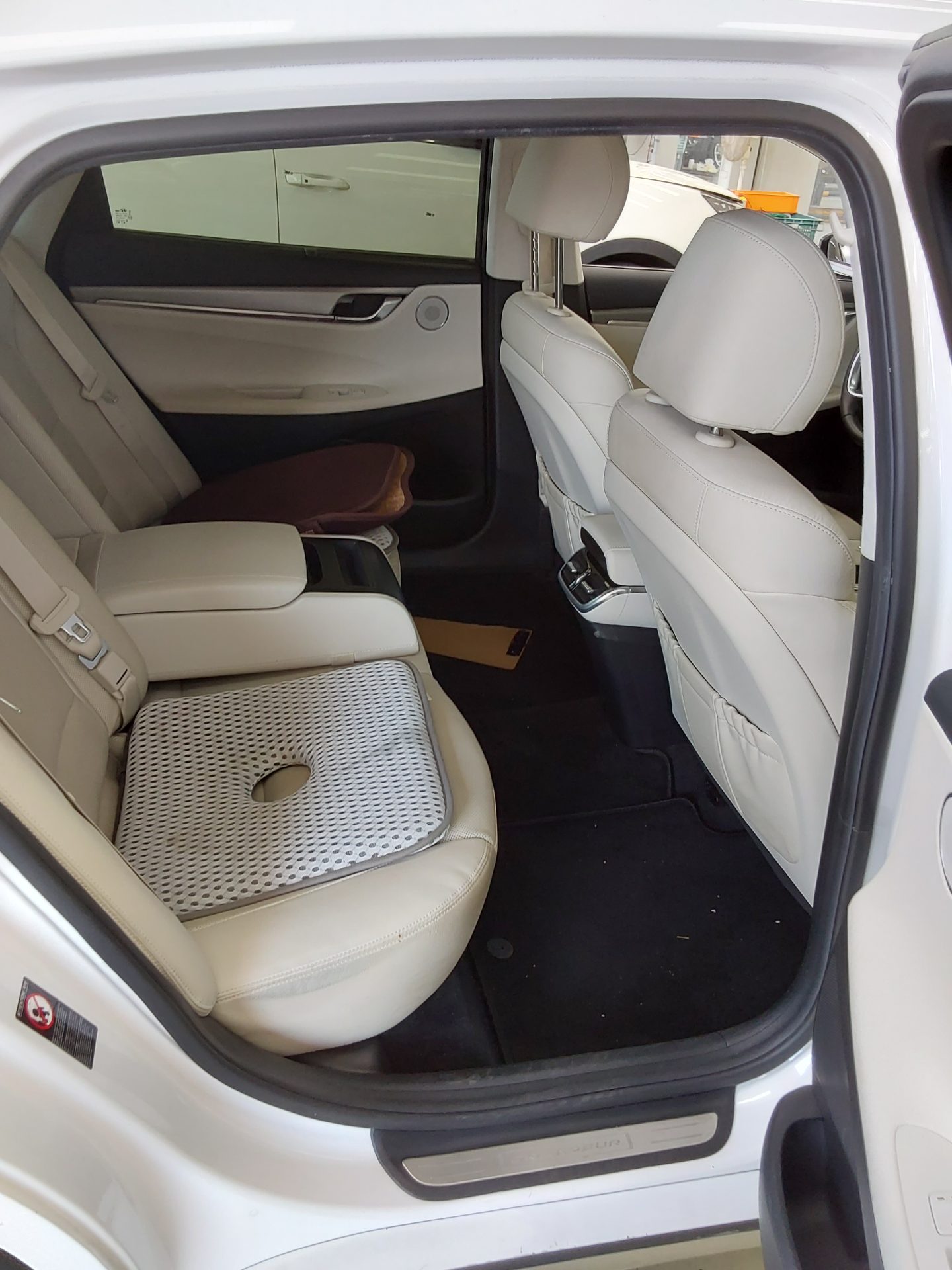 HYUNDAI THE NEW GRANDEUR IG GASOLINE 2.5 LE BLANC 2023 - zdjęcie 13
