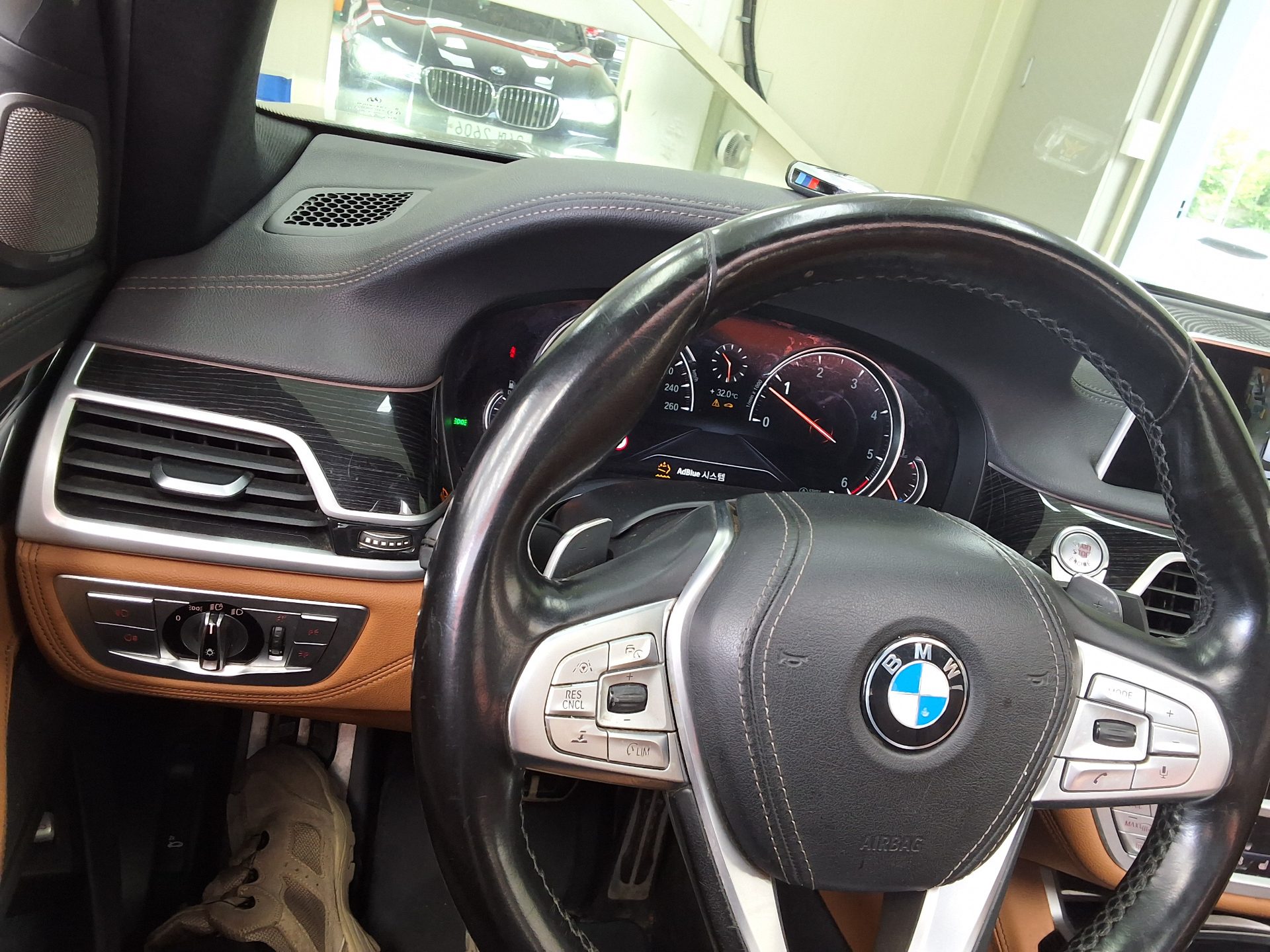 BMW 7 SERIES (6TH GEN) 740d xDRIVE M SPORT 2018 - zdjęcie 23