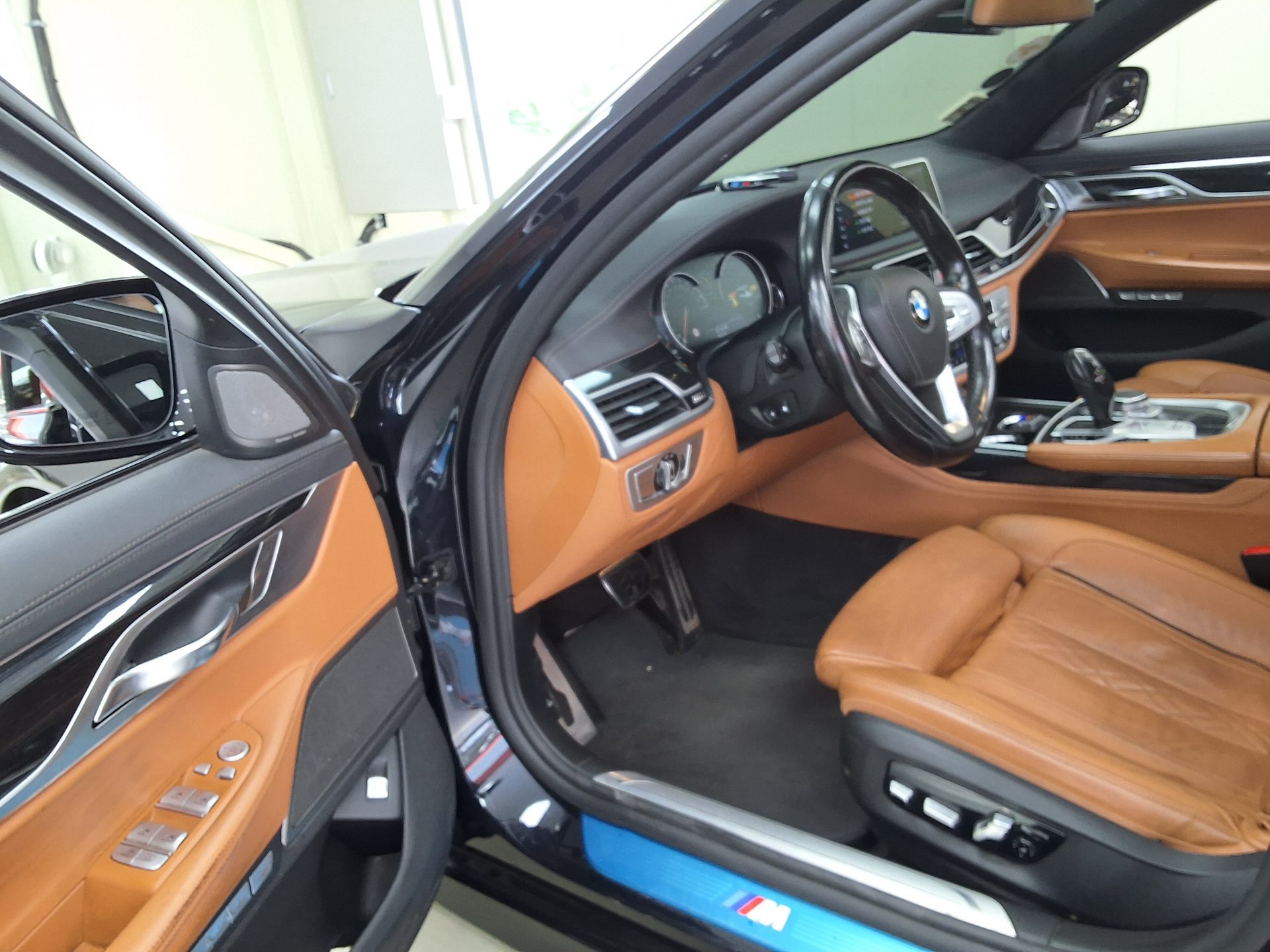 BMW 7 SERIES (6TH GEN) 740d xDRIVE M SPORT 2018 - zdjęcie 11