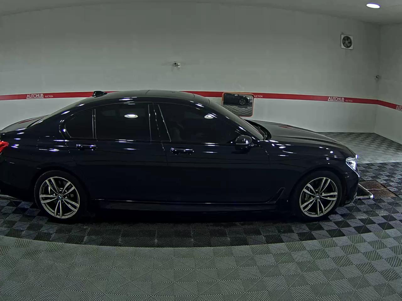 BMW 7 SERIES (6TH GEN) 740d xDRIVE M SPORT 2018 - zdjęcie 4