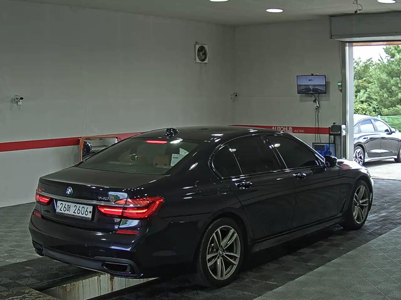 BMW 7 SERIES (6TH GEN) 740d xDRIVE M SPORT 2018 - zdjęcie 5