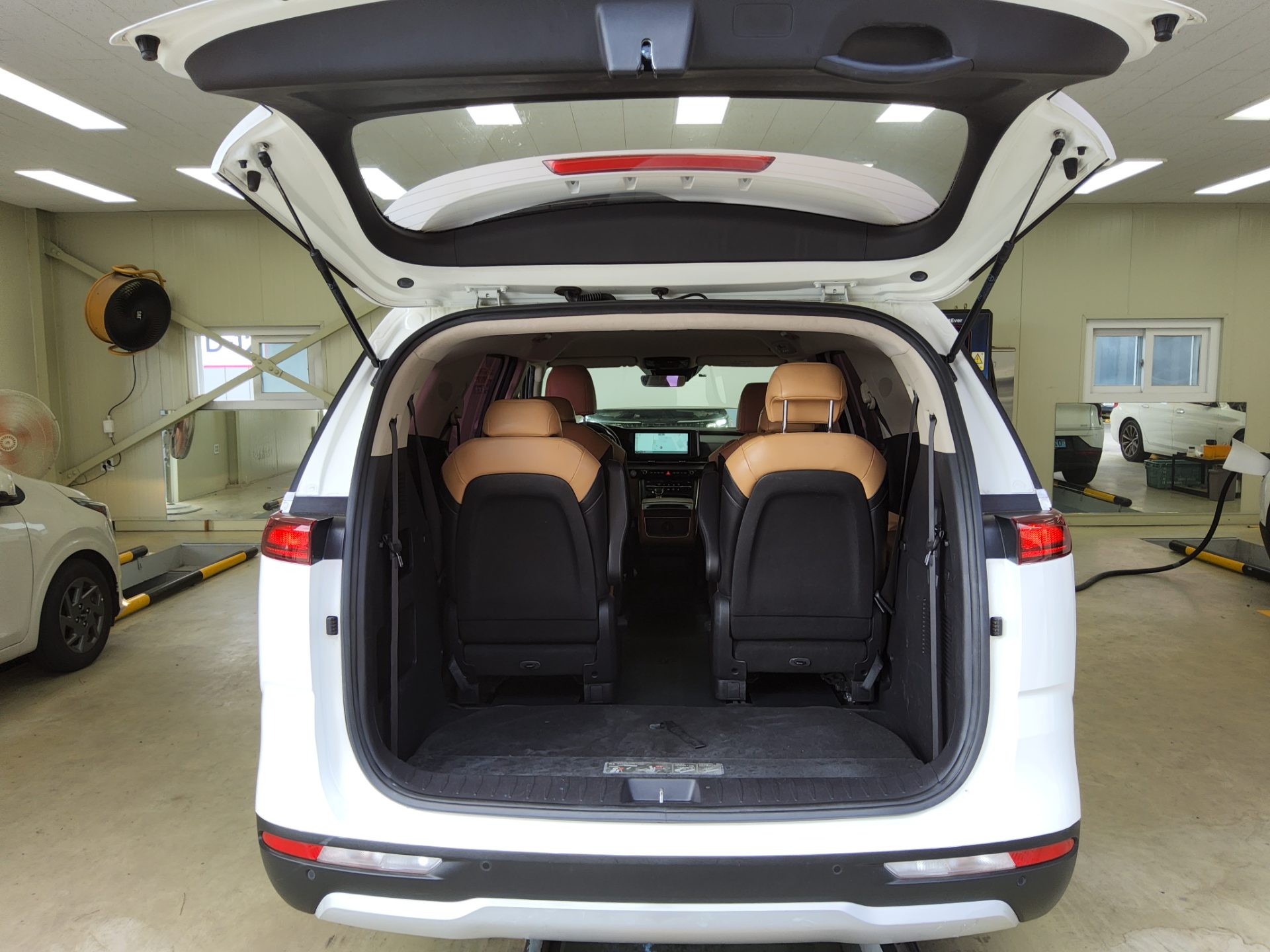 KIA NEW CARNIVAL (KA4) 9-SEATER DIESEL PRESTIGE 2021 - zdjęcie 15