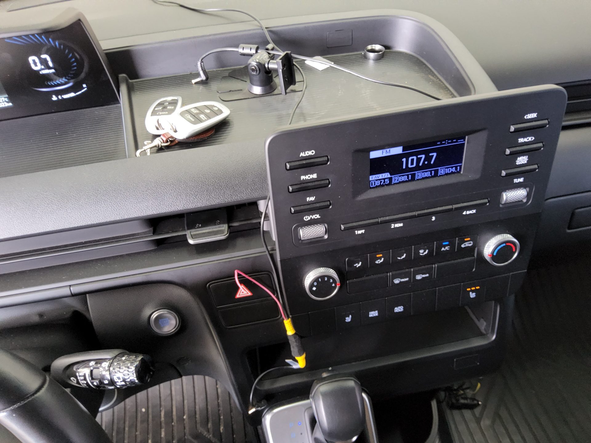 HYUNDAI STARIA 2.2 DIESEL CARGO 3-SEATER MODERN 2022 - zdjęcie 17