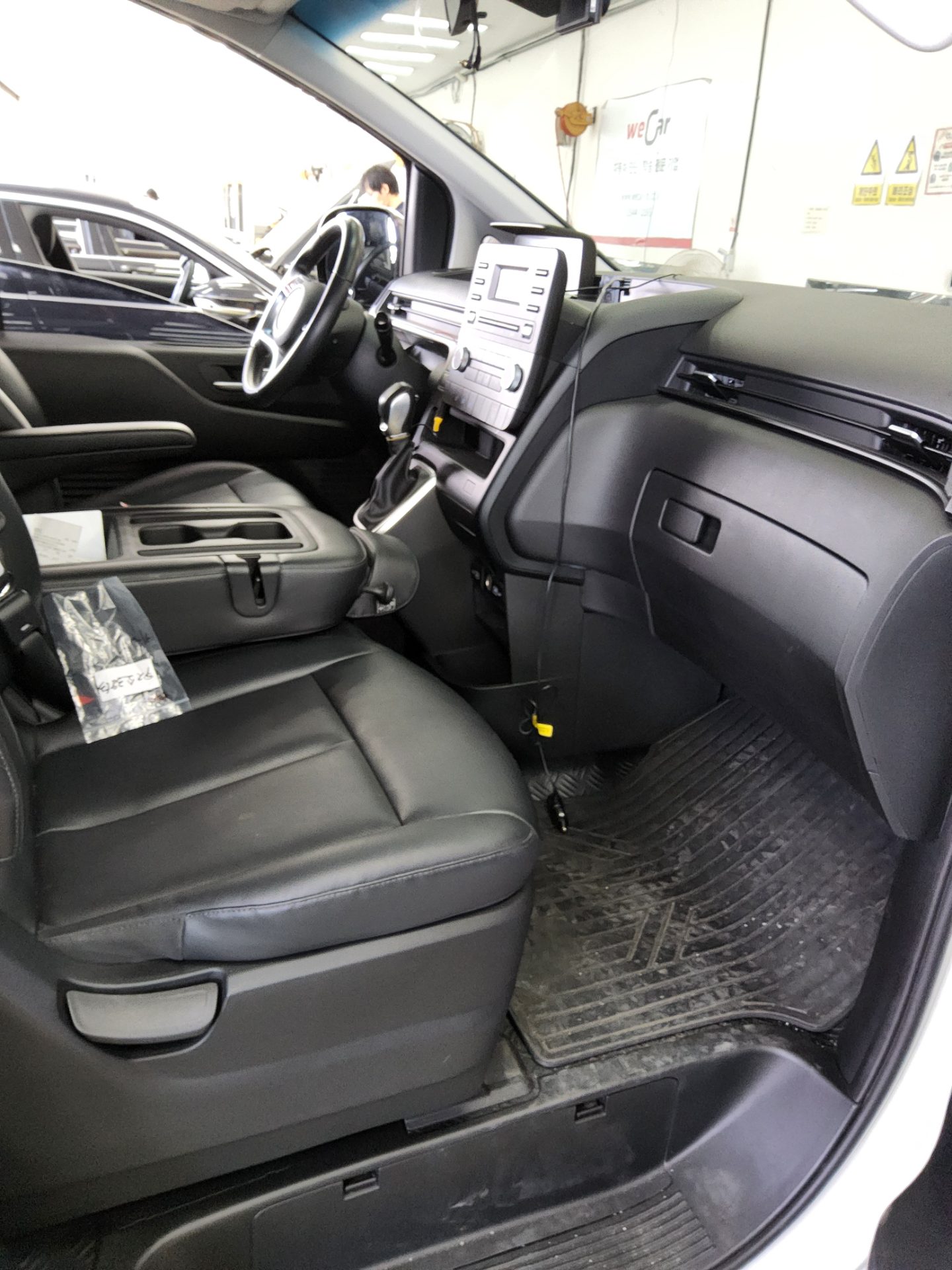 HYUNDAI STARIA 2.2 DIESEL CARGO 3-SEATER MODERN 2022 - zdjęcie 14