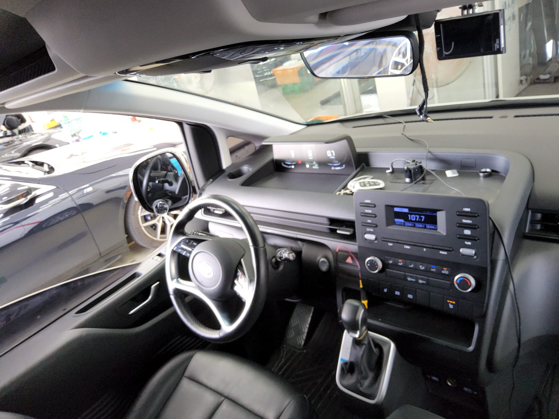 HYUNDAI STARIA 2.2 DIESEL CARGO 3-SEATER MODERN 2022 - zdjęcie 11