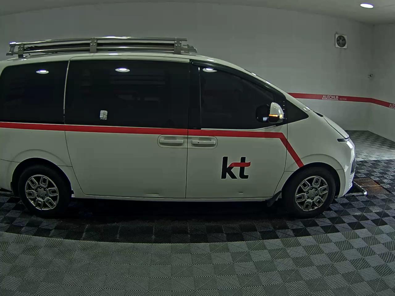 HYUNDAI STARIA 2.2 DIESEL CARGO 3-SEATER MODERN 2022 - zdjęcie 4