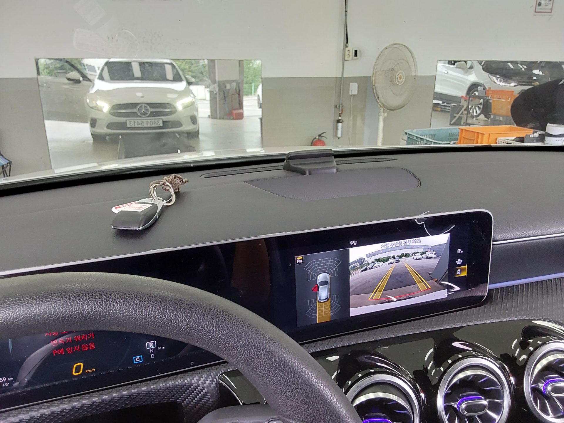 MERCEDES-BENZ A-CLASS (4TH GEN) A220 HATCHBACK 2020 - zdjęcie 17