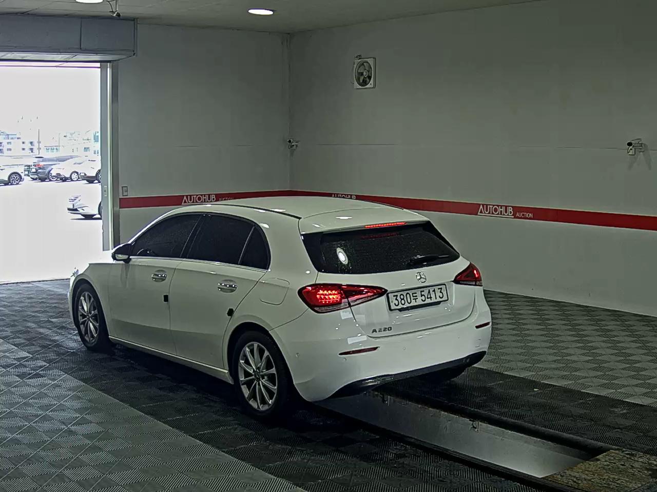 MERCEDES-BENZ A-CLASS (4TH GEN) A220 HATCHBACK 2020 - zdjęcie 6