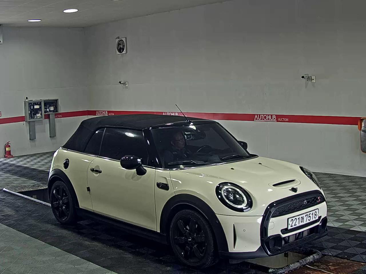 MINI COOPER CONVERTIBLE (3RD GEN) 2.0 S CLASSIC 2022 - zdjęcie 3