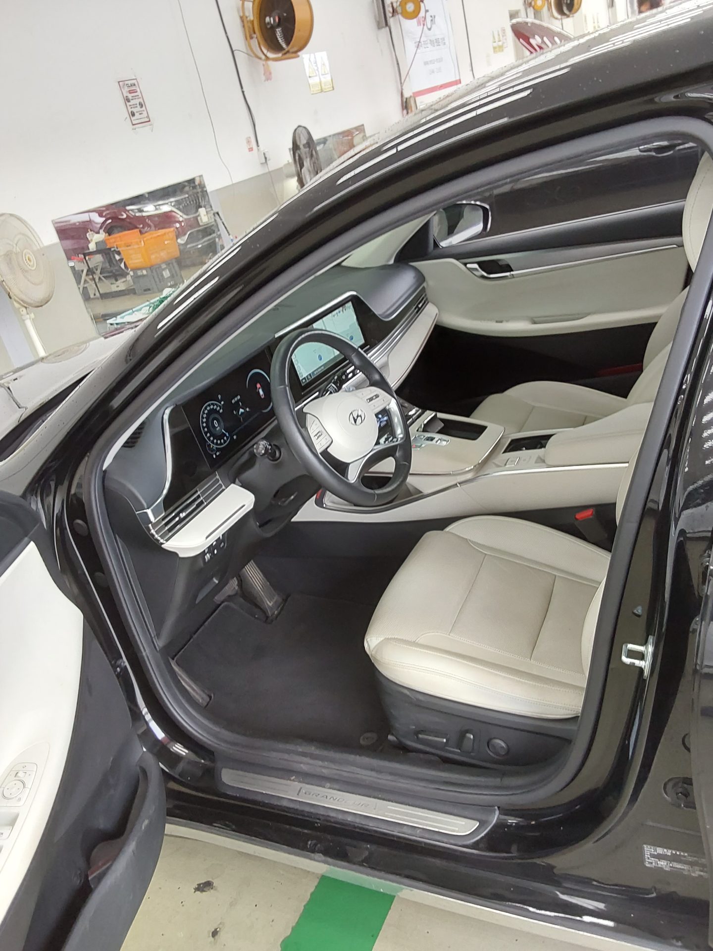 HYUNDAI THE NEW GRANDEUR IG GASOLINE 2.5 LE BLANC 2022 - zdjęcie 10