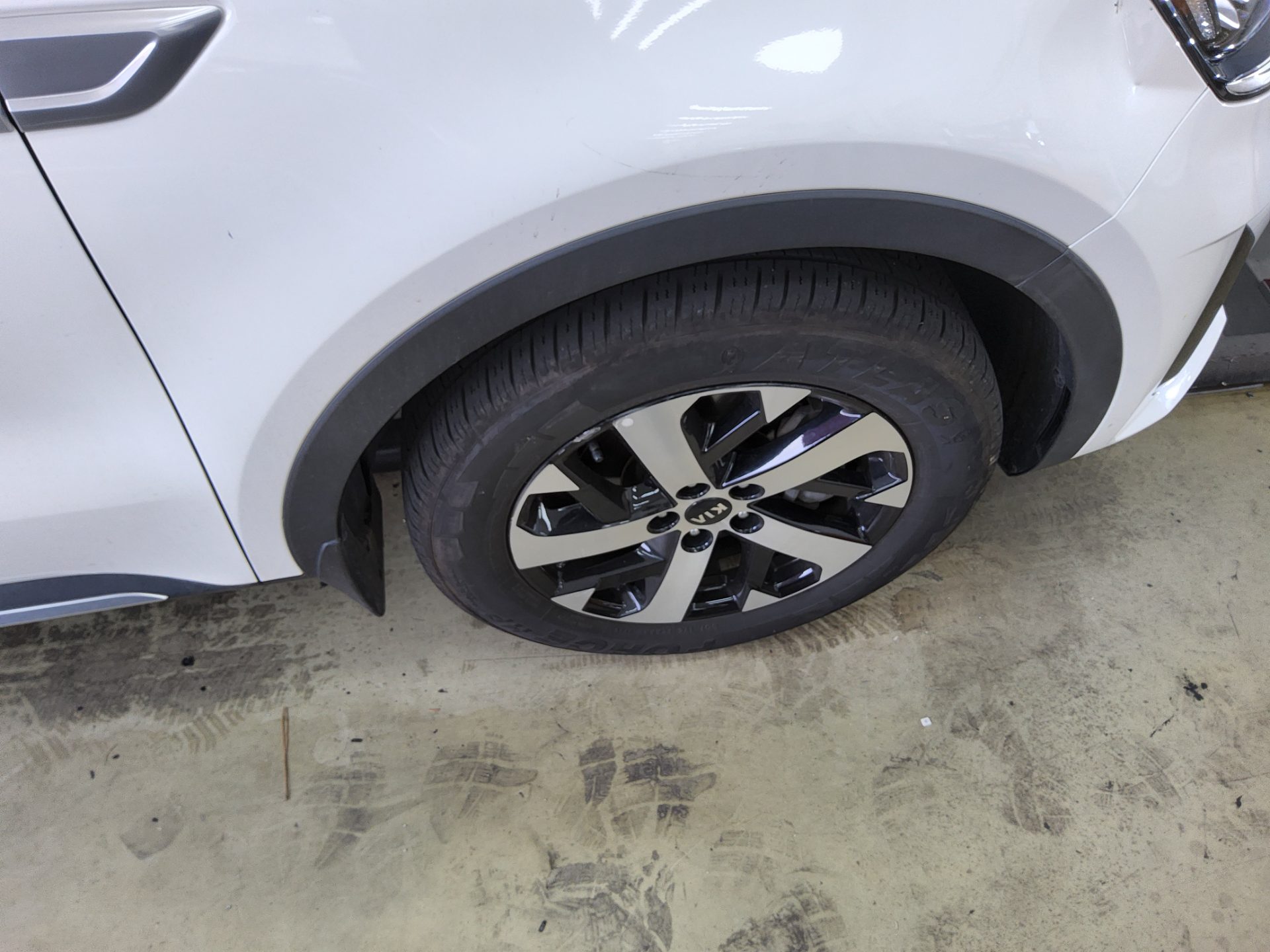 KIA NEW SORENTO (MQ4) 2.2 DIESEL 2WD PRESTIGE 2021 - zdjęcie 24