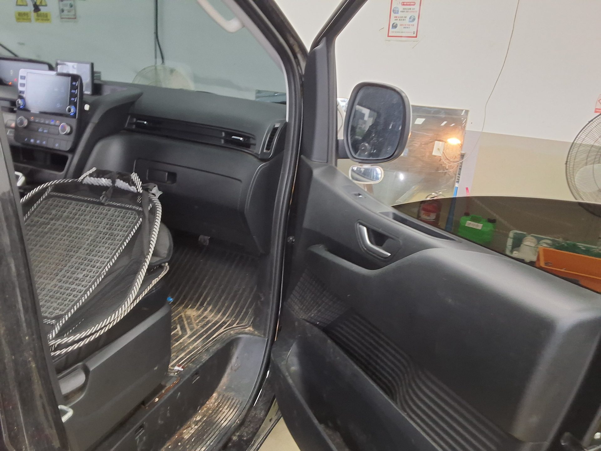 HYUNDAI STARIA 2.2 DIESEL CARGO 5-SEATER SMART 2022 - zdjęcie 14