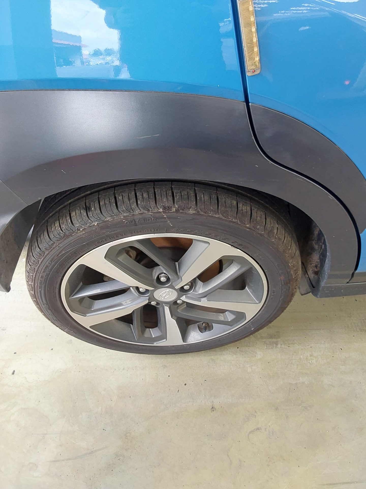 HYUNDAI KONA 1.6 GASOLINE 2WD PREMIUM 2020 - zdjęcie 23