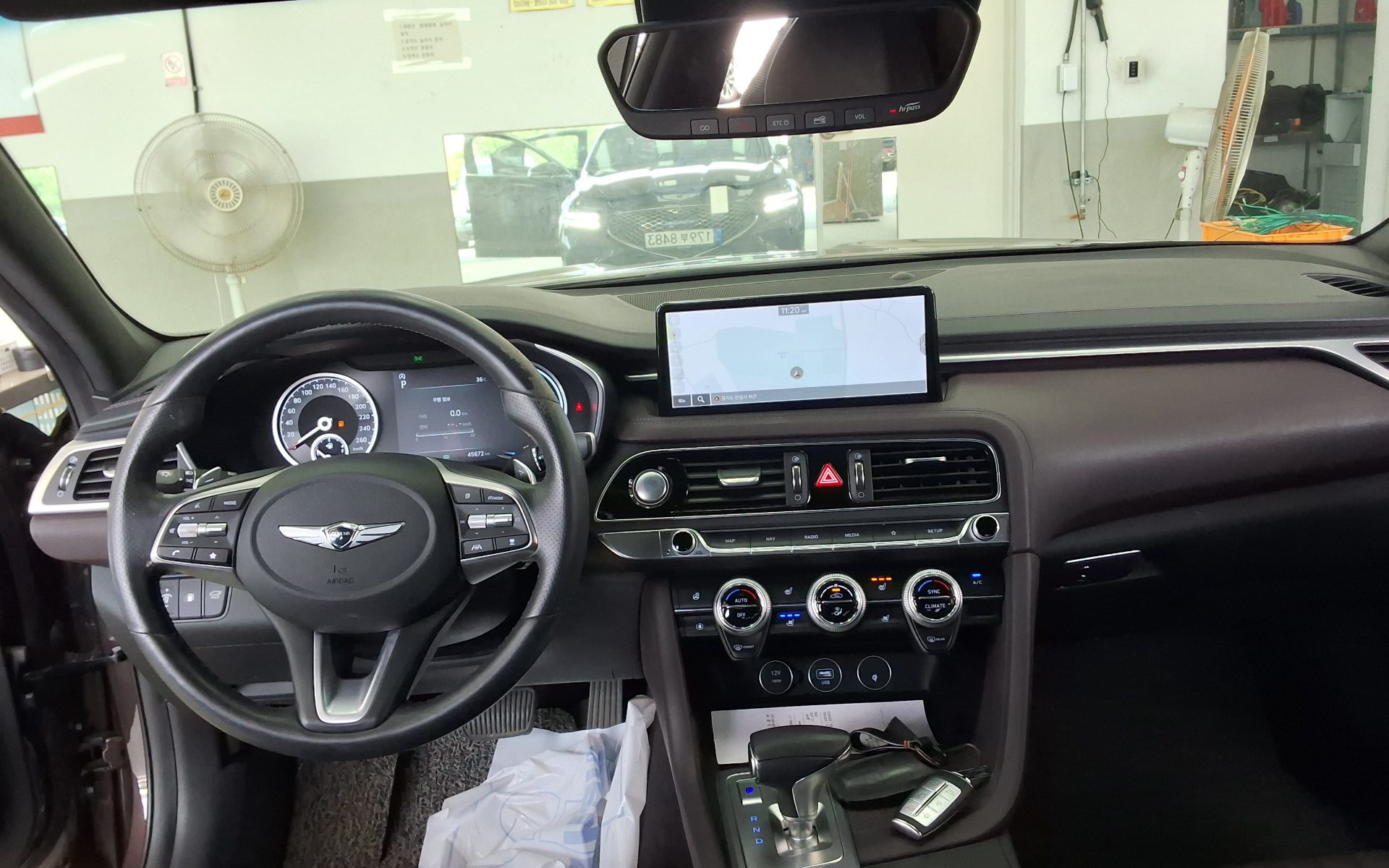 GENESIS THE NEW G70 GASOLINE 2.0T 2WD BASE MODEL 2021 - zdjęcie 11