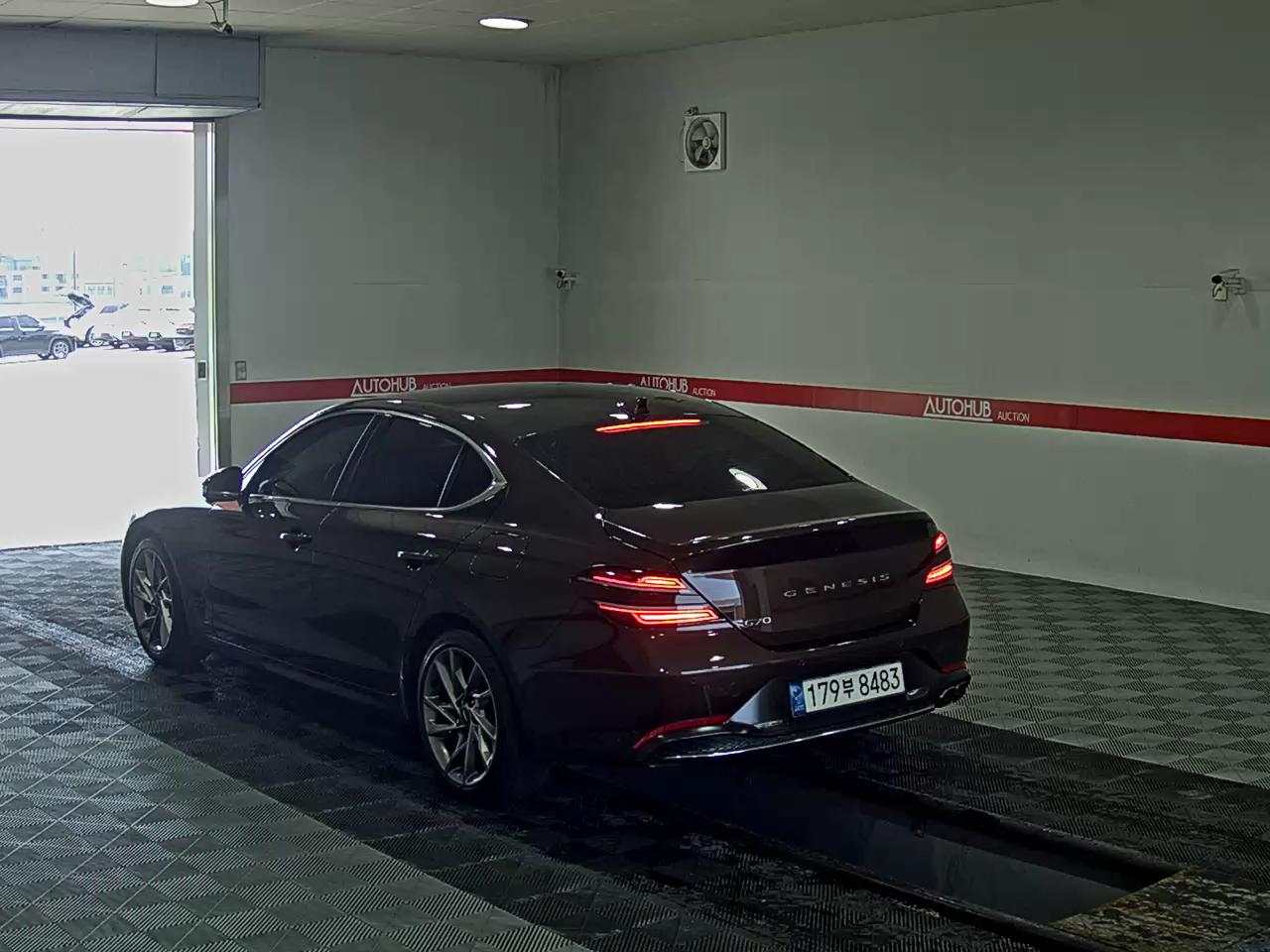 GENESIS THE NEW G70 GASOLINE 2.0T 2WD BASE MODEL 2021 - zdjęcie 6