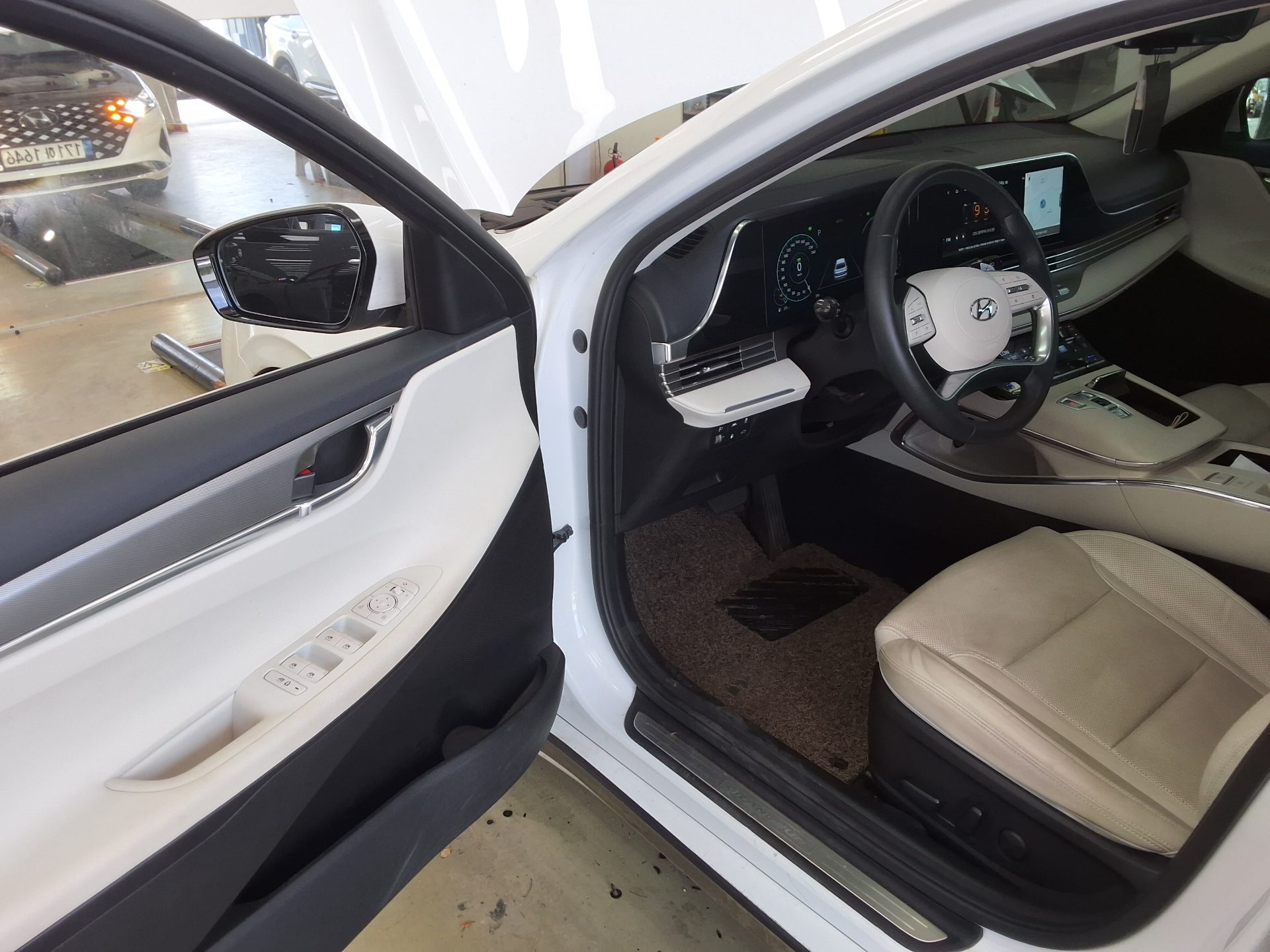 HYUNDAI THE NEW GRANDEUR IG HYBRID 2.4 HEV LE BLANC 2022 - zdjęcie 11