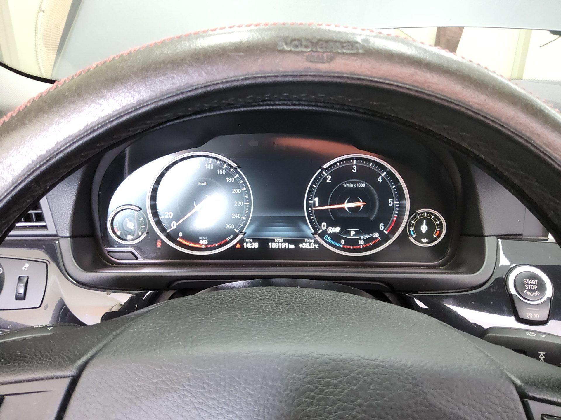 BMW 5 SERIES (6TH GEN) 520d xDRIVE 2015 - zdjęcie 9