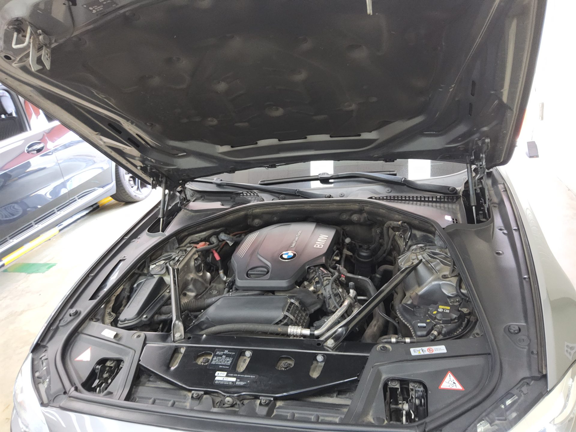 BMW 5 SERIES (6TH GEN) 520d xDRIVE 2015 - zdjęcie 22