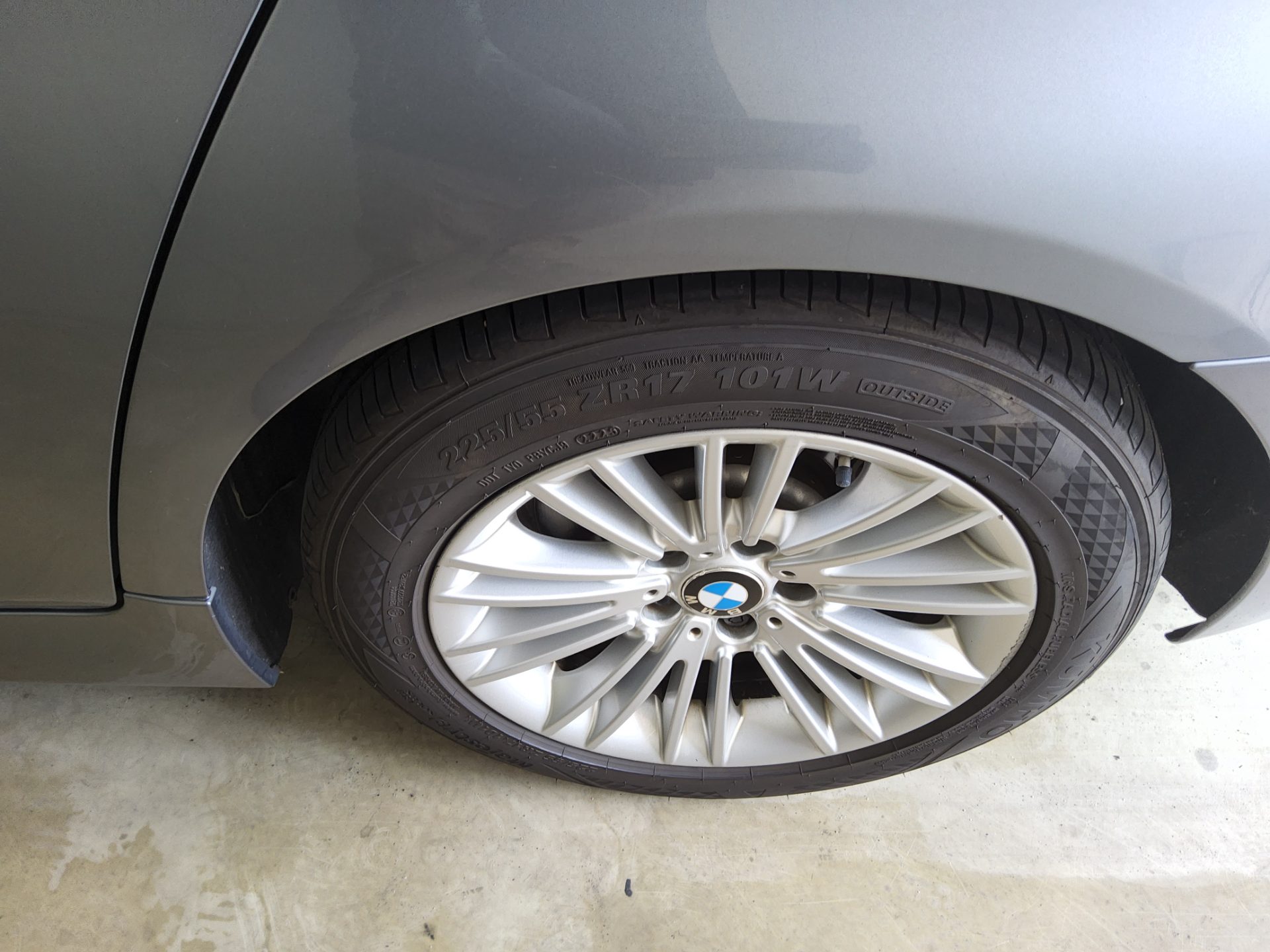 BMW 5 SERIES (6TH GEN) 520d xDRIVE 2015 - zdjęcie 27