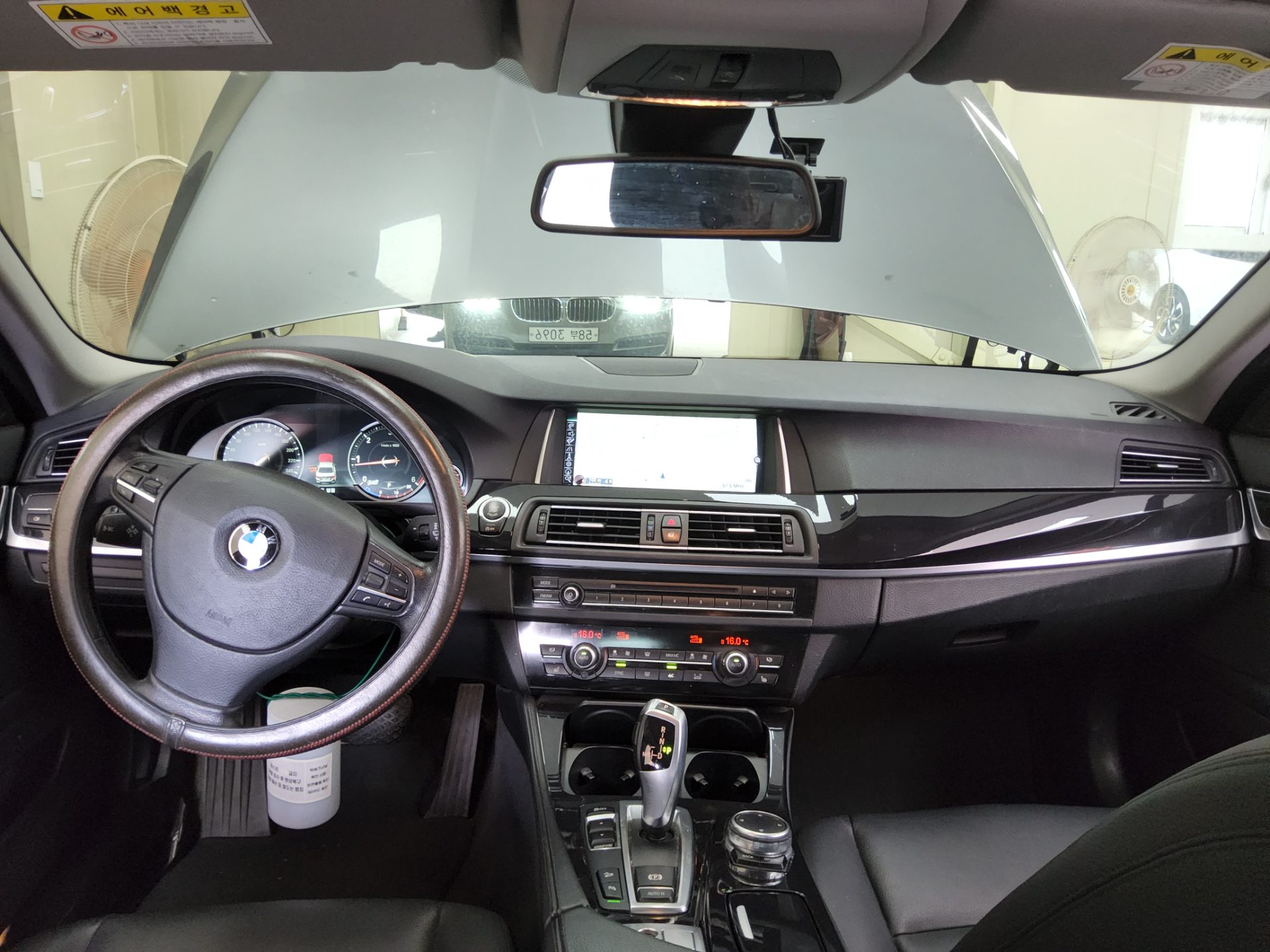 BMW 5 SERIES (6TH GEN) 520d xDRIVE 2015 - zdjęcie 11