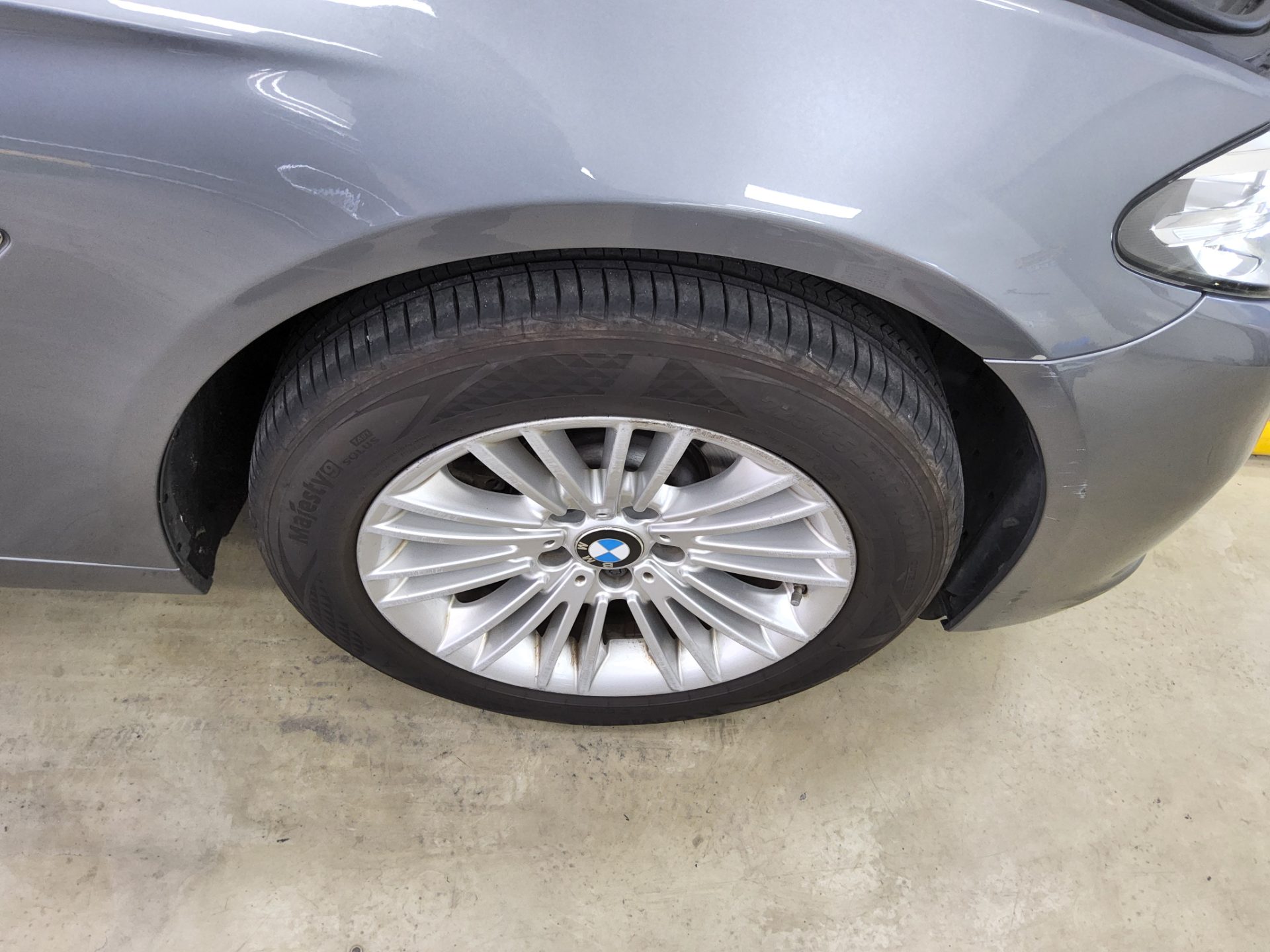 BMW 5 SERIES (6TH GEN) 520d xDRIVE 2015 - zdjęcie 28