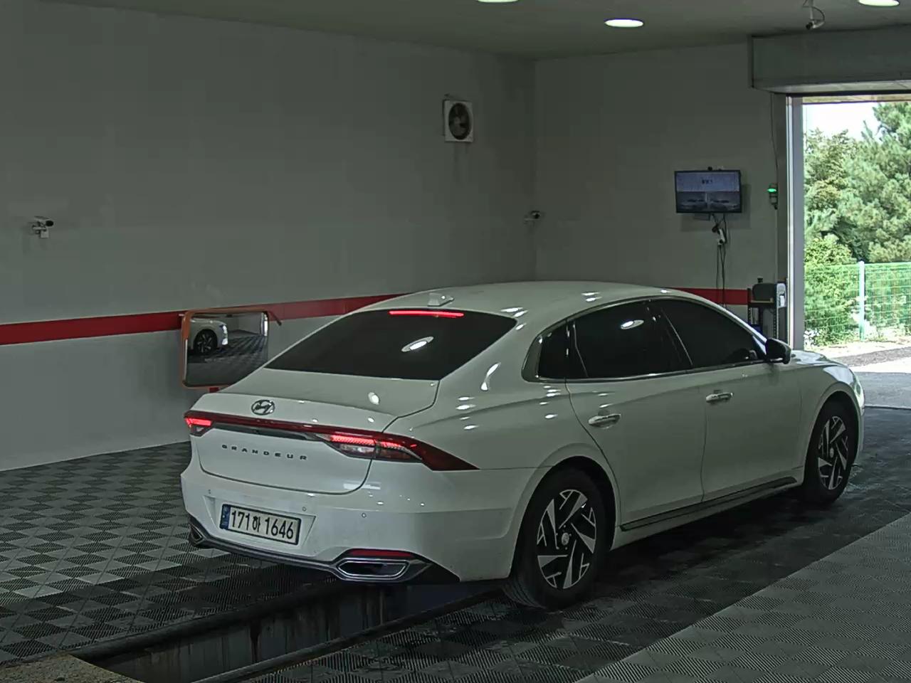 HYUNDAI THE NEW GRANDEUR IG HYBRID 2.4 HEV LE BLANC 2022 - zdjęcie 5