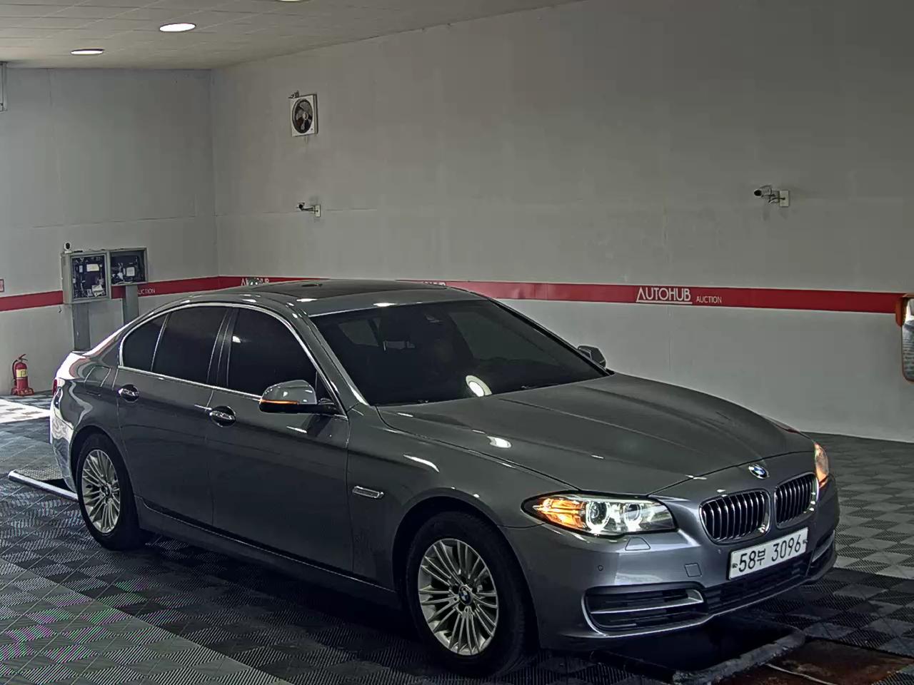 BMW 5 SERIES (6TH GEN) 520d xDRIVE 2015 - zdjęcie 3
