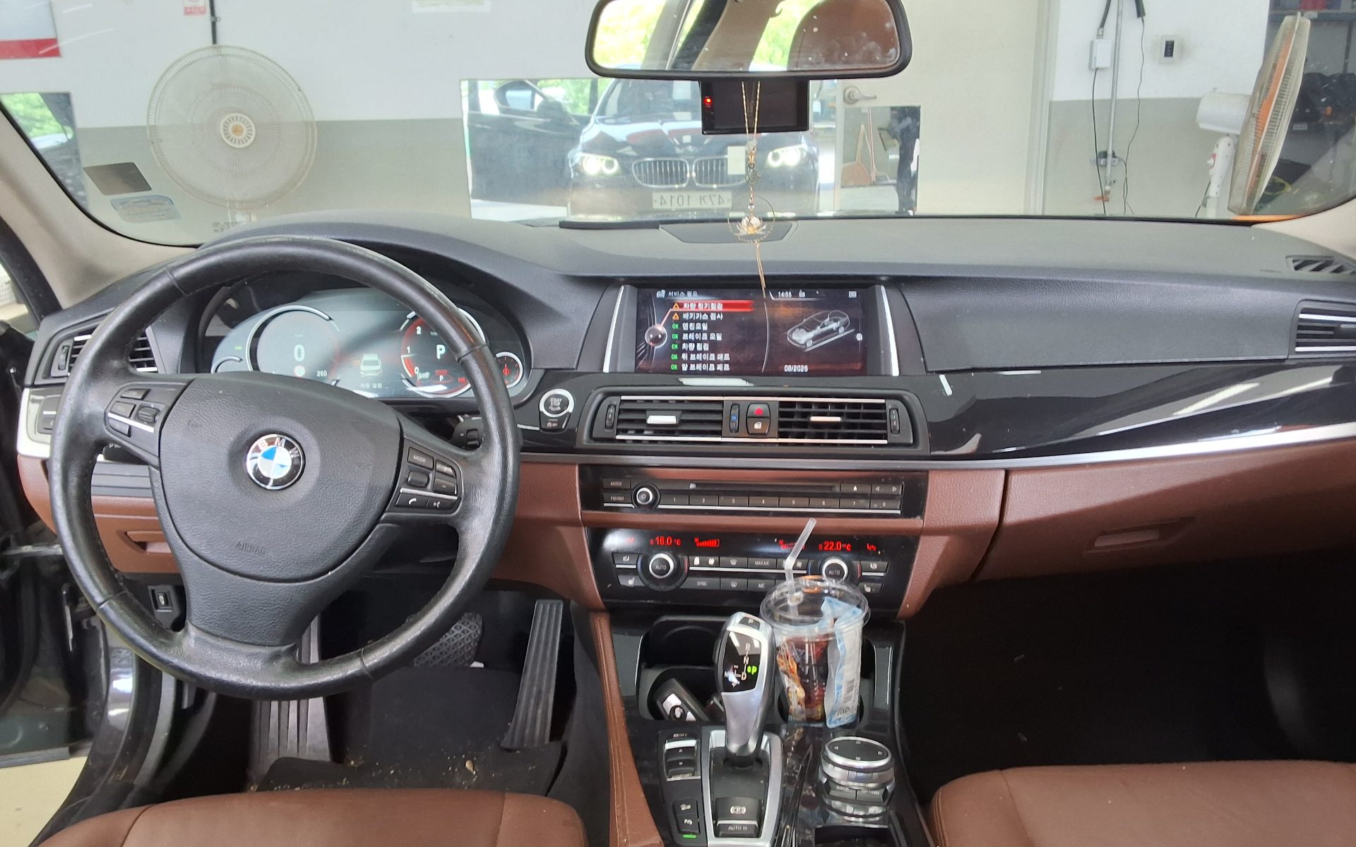 BMW 5 SERIES (6TH GEN) 520d xDRIVE 2015 - zdjęcie 11