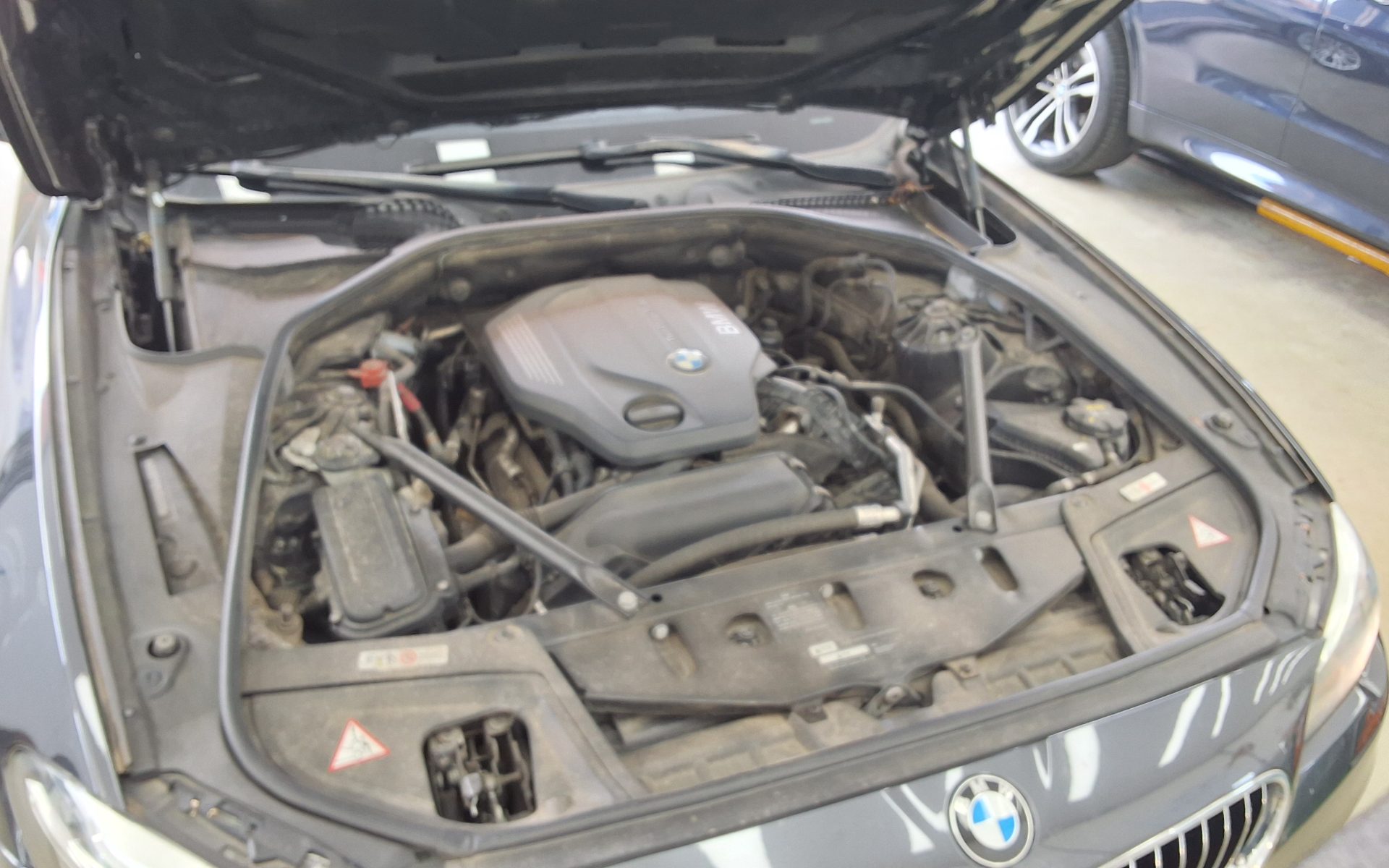 BMW 5 SERIES (6TH GEN) 520d xDRIVE 2015 - zdjęcie 23