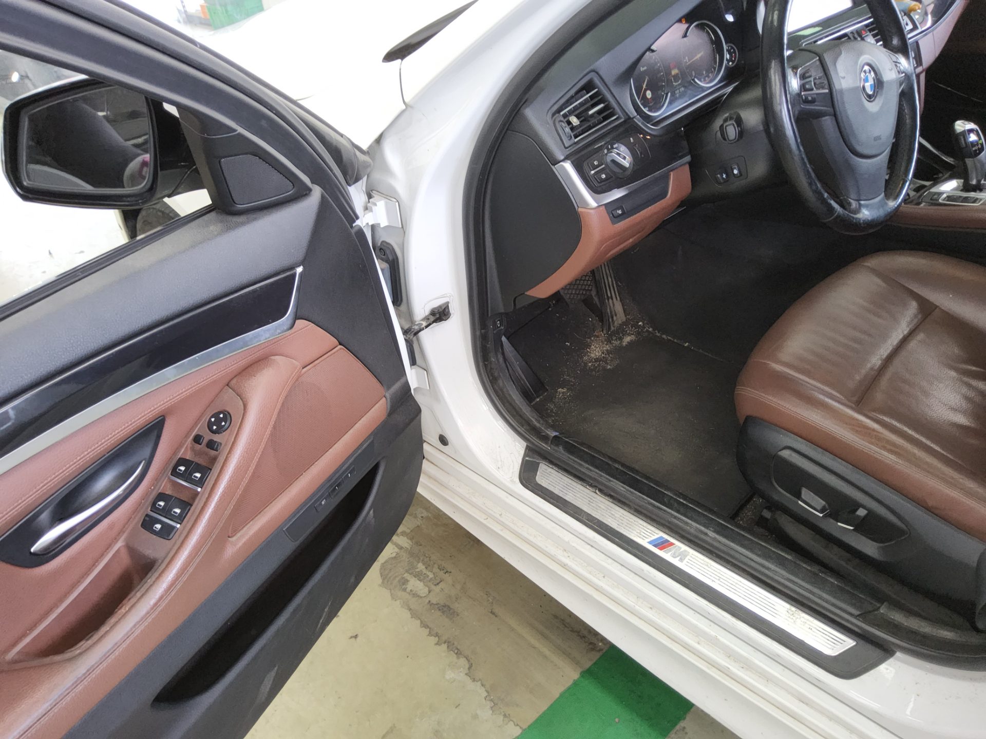 BMW 5 SERIES (6TH GEN) 520d xDRIVE M AERODYNAMIC 2016 - zdjęcie 10