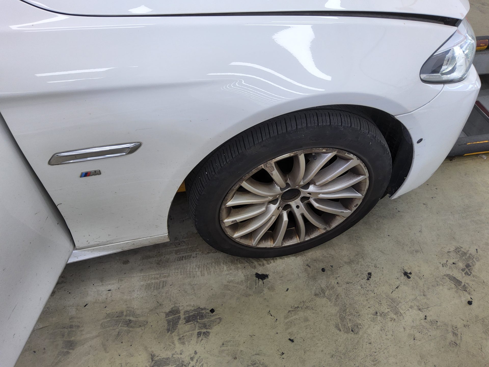 BMW 5 SERIES (6TH GEN) 520d xDRIVE M AERODYNAMIC 2016 - zdjęcie 25
