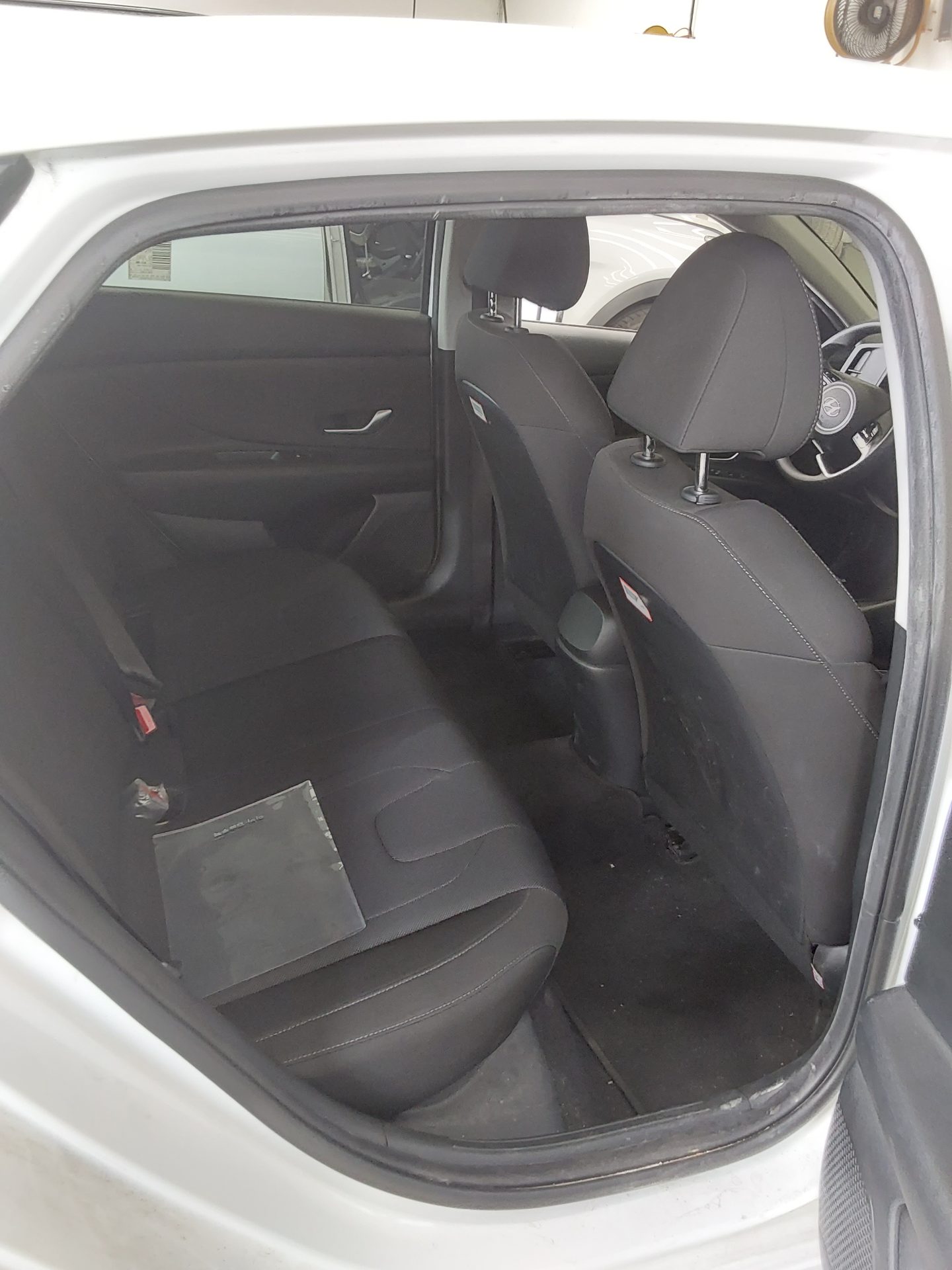 HYUNDAI AVANTE (CN7) 1.6 GASOLINE SMART 2022 - zdjęcie 13