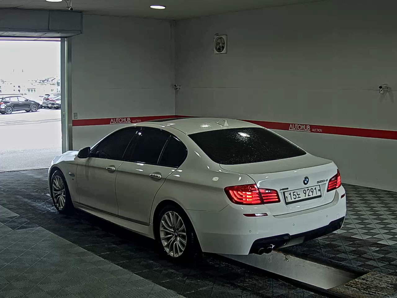 BMW 5 SERIES (6TH GEN) 520d xDRIVE M AERODYNAMIC 2016 - zdjęcie 6