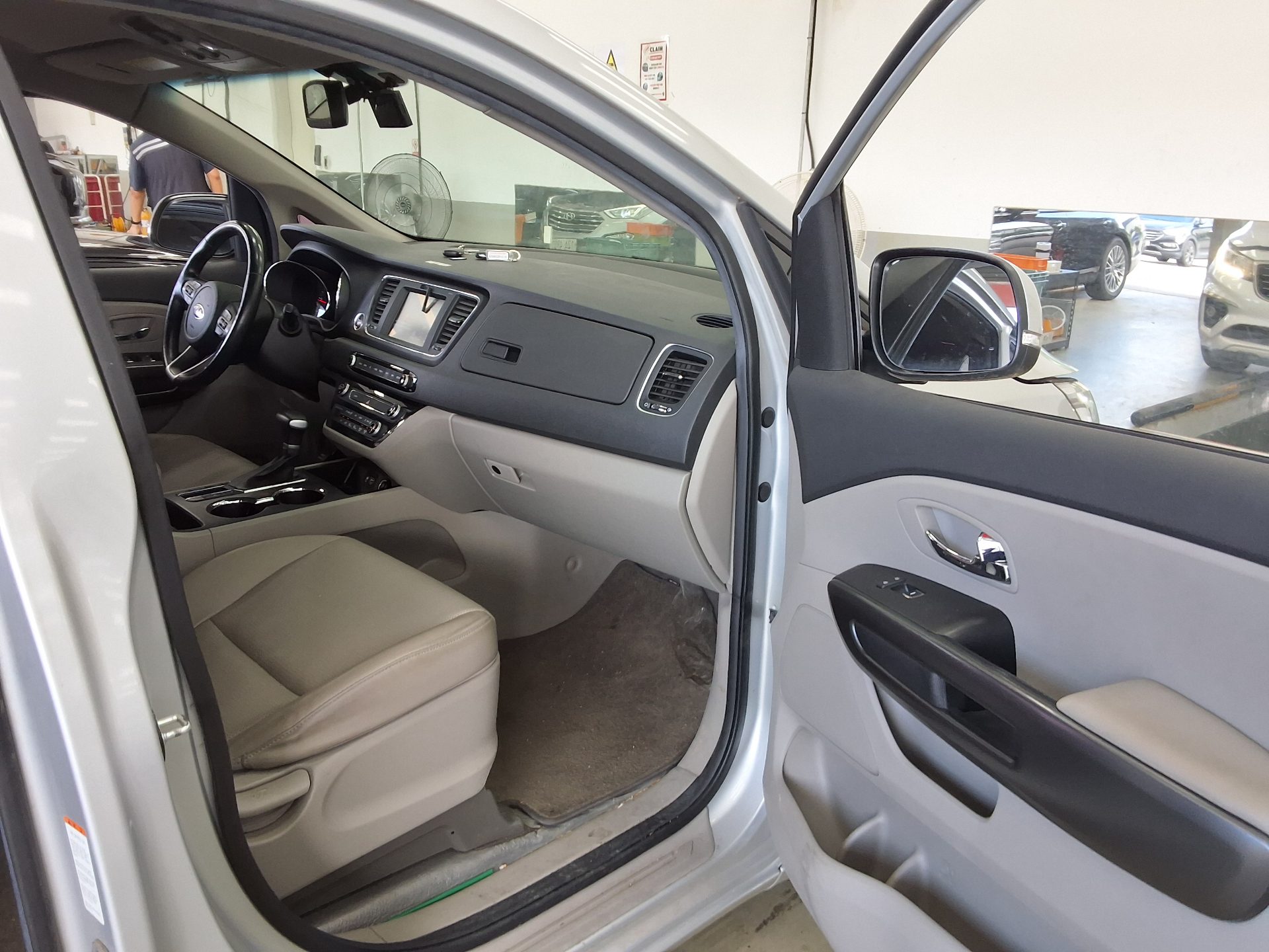 KIA THE NEW CARNIVAL 9-SEATER DIESEL LUXURY 2020 - zdjęcie 14
