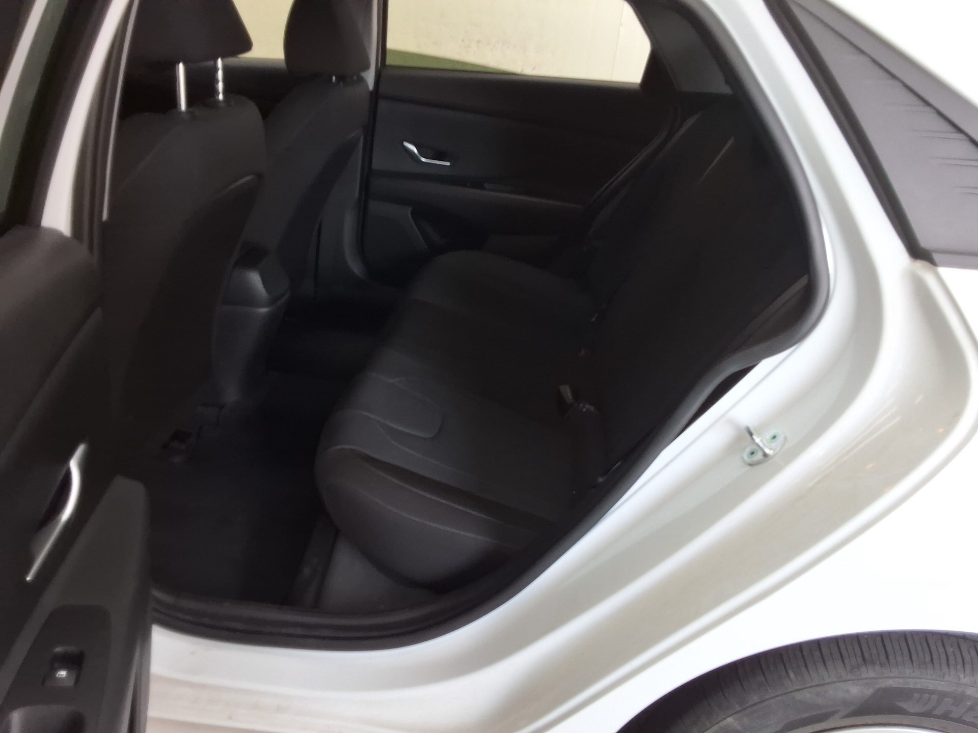 HYUNDAI AVANTE (CN7) 1.6 GASOLINE SMART 2022 - zdjęcie 13