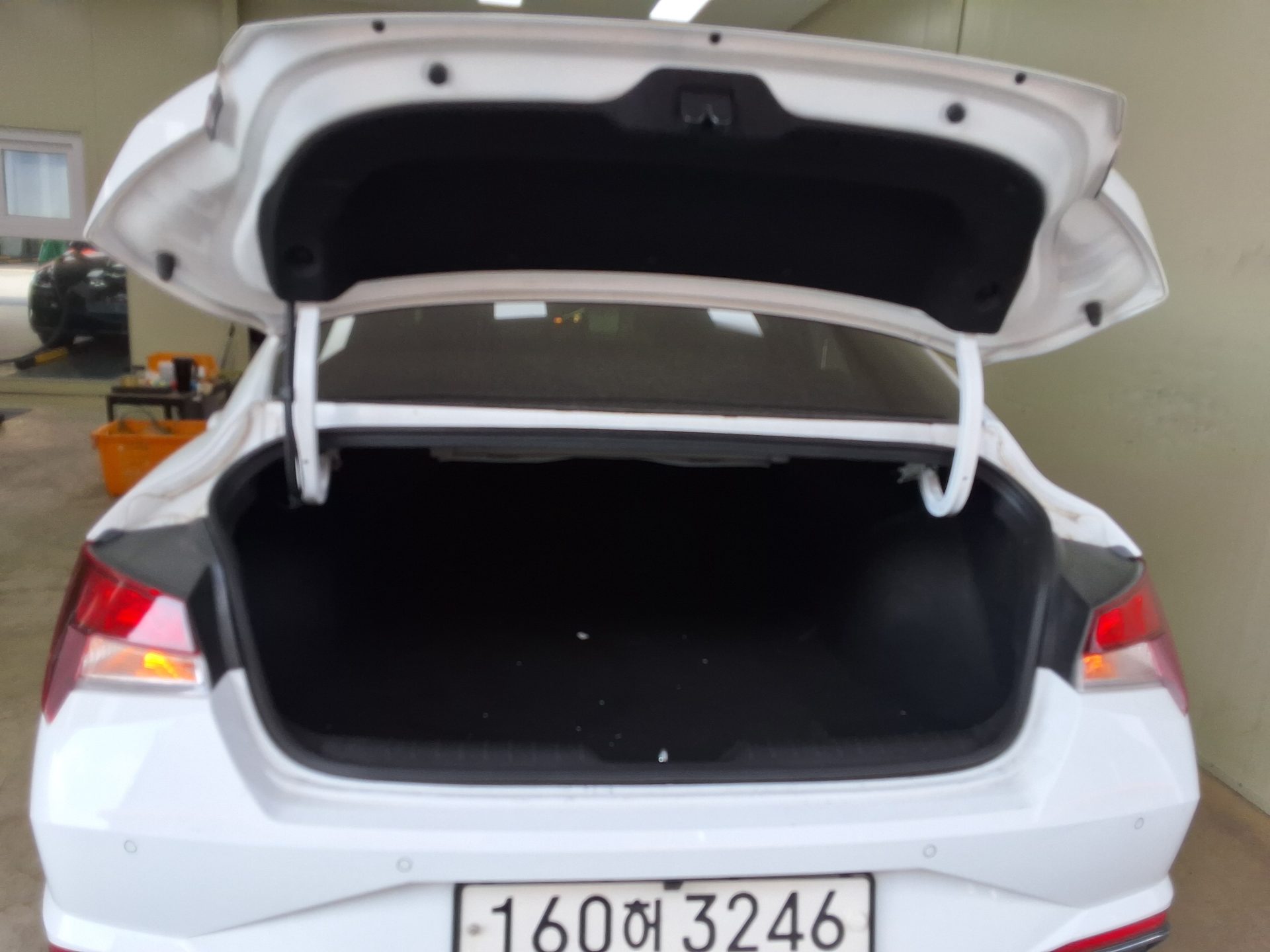 HYUNDAI AVANTE (CN7) 1.6 GASOLINE SMART 2022 - zdjęcie 16